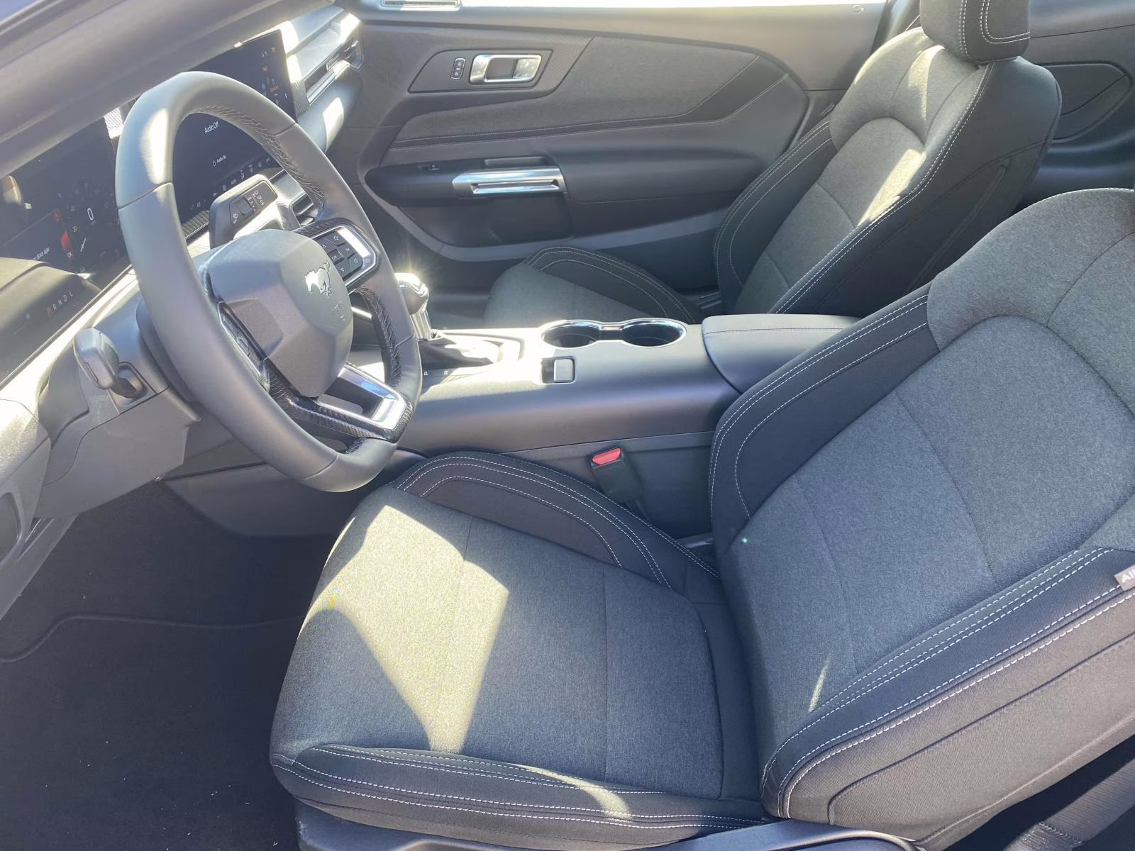 2025 Oxford White Ford Mustang EcoBoost RWD Coupe