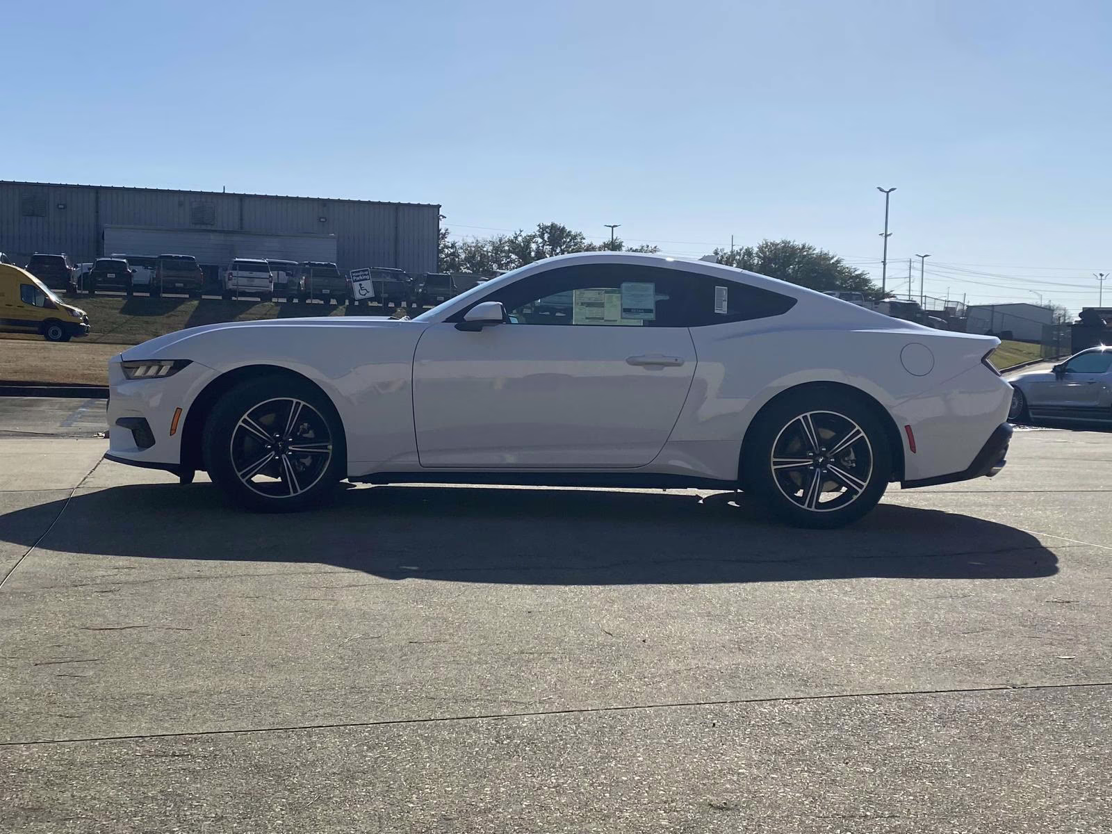 2025 Oxford White Ford Mustang EcoBoost RWD Coupe