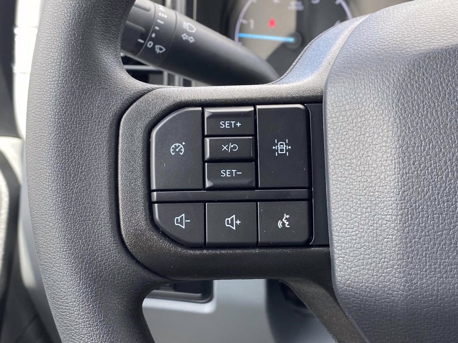 2025 Oxford White Ford Super Duty F-350 DRW XL RWD Chassis