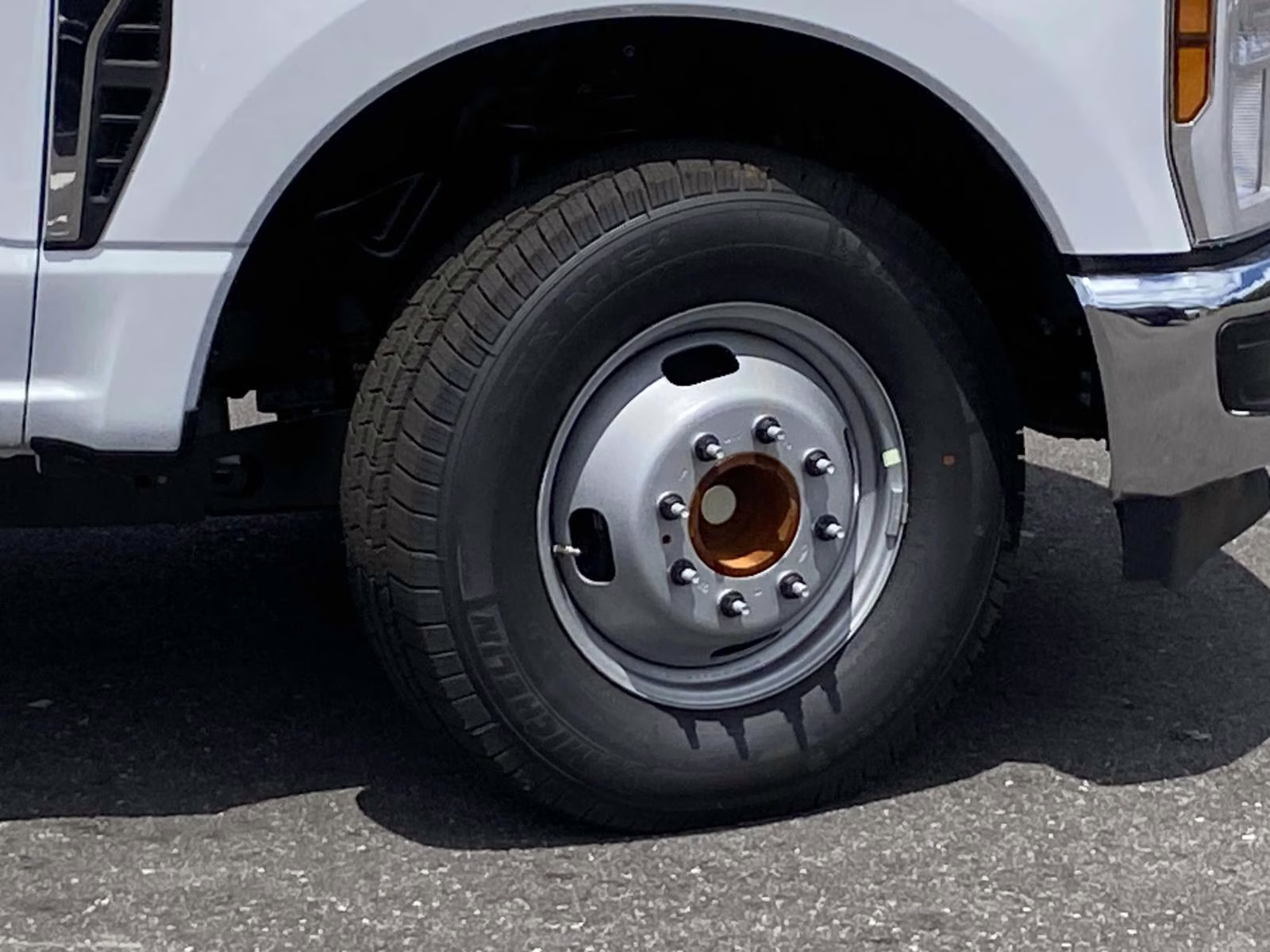 2025 Oxford White Ford Super Duty F-350 DRW XL RWD Chassis