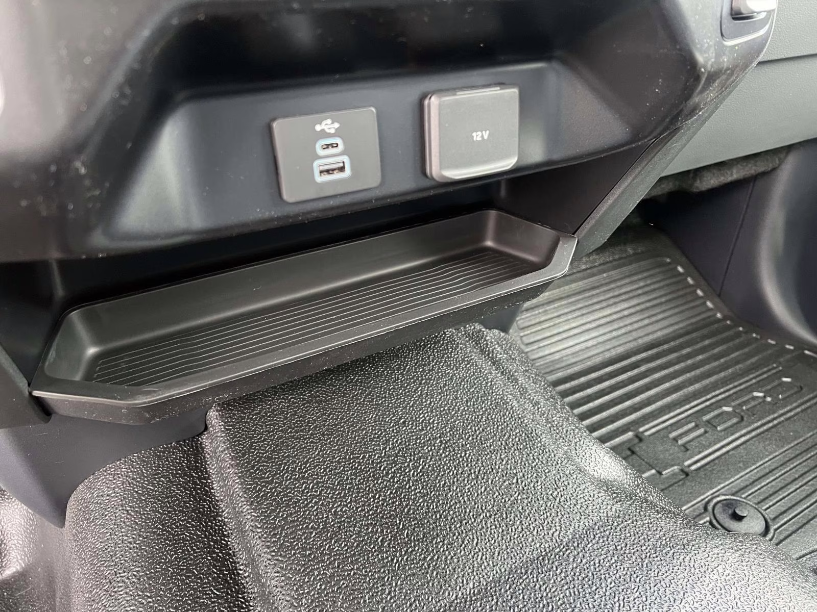 2026 Oxford White Ford Super Duty F-350 DRW XL 4X4 Chassis