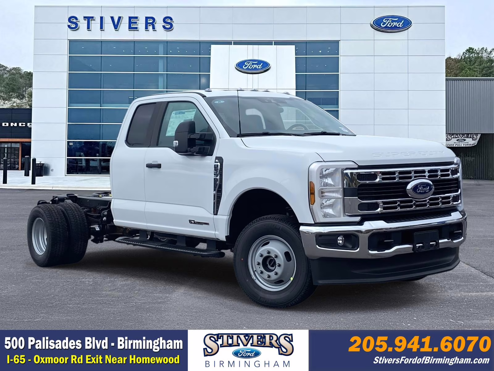 2026 Oxford White Ford Super Duty F-350 DRW XL 4X4 Chassis