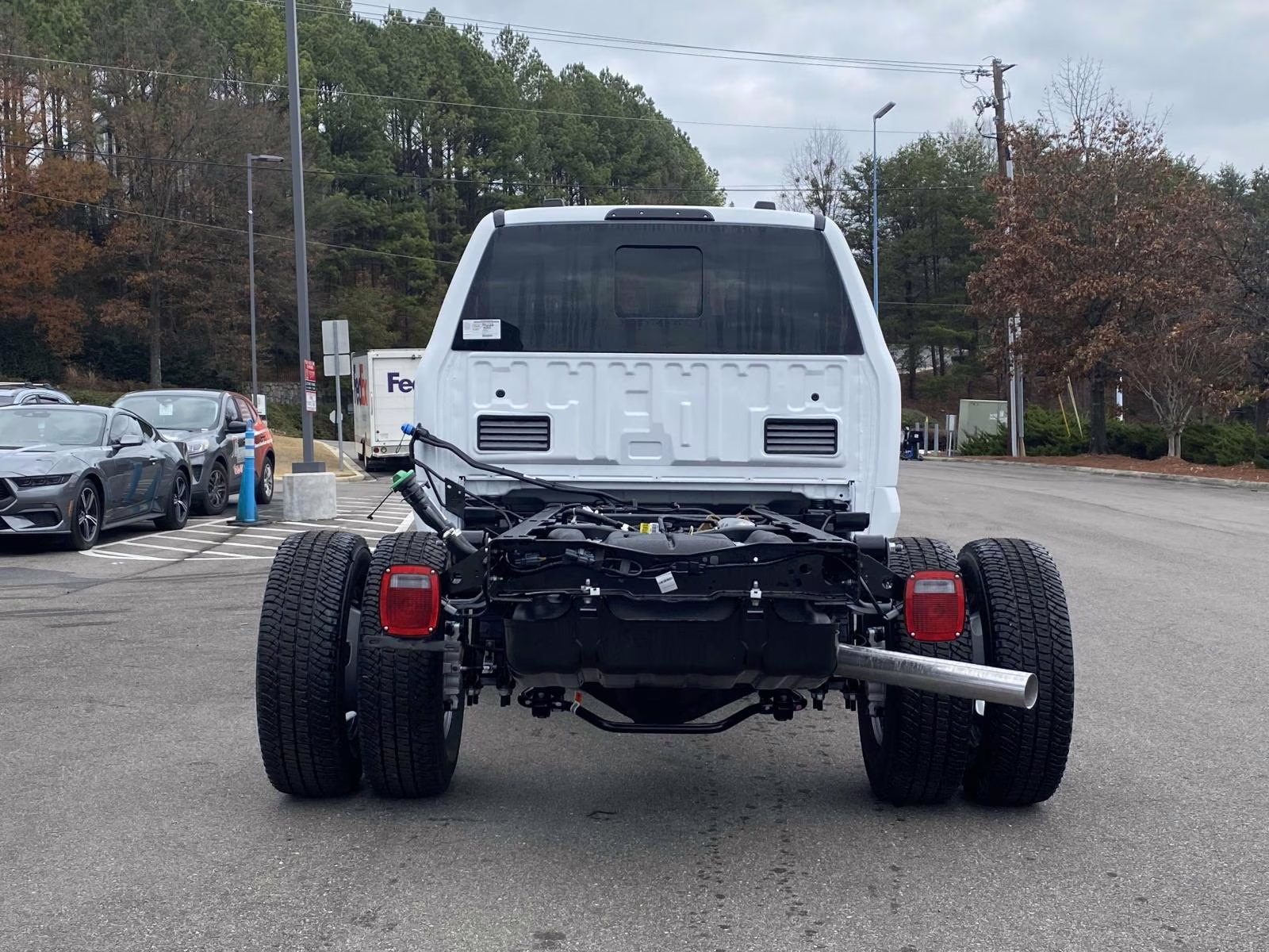 2026 Oxford White Ford Super Duty F-350 DRW XL 4X4 Chassis