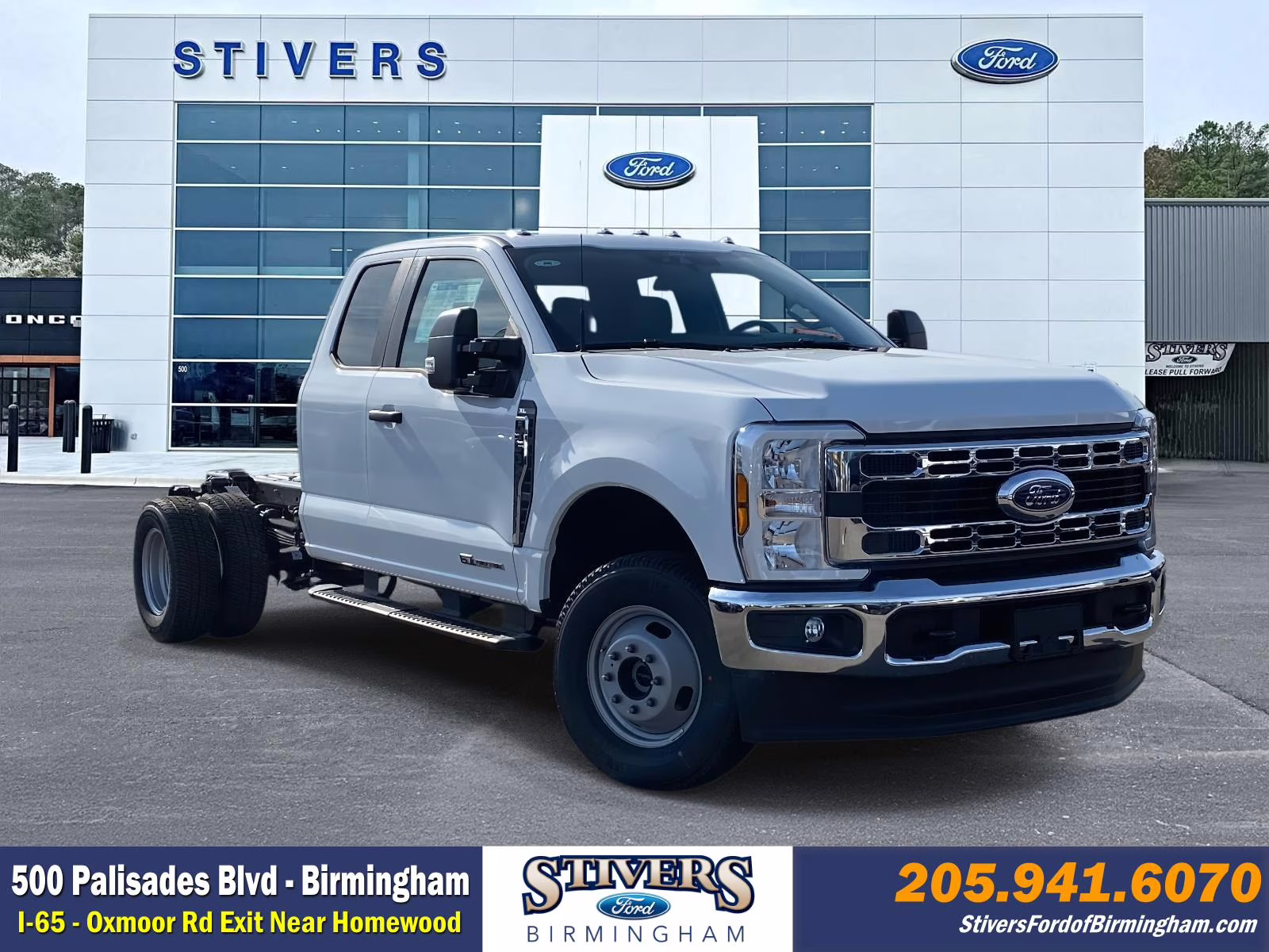 2026 Oxford White Ford Super Duty F-350 DRW XL 4X4 Chassis