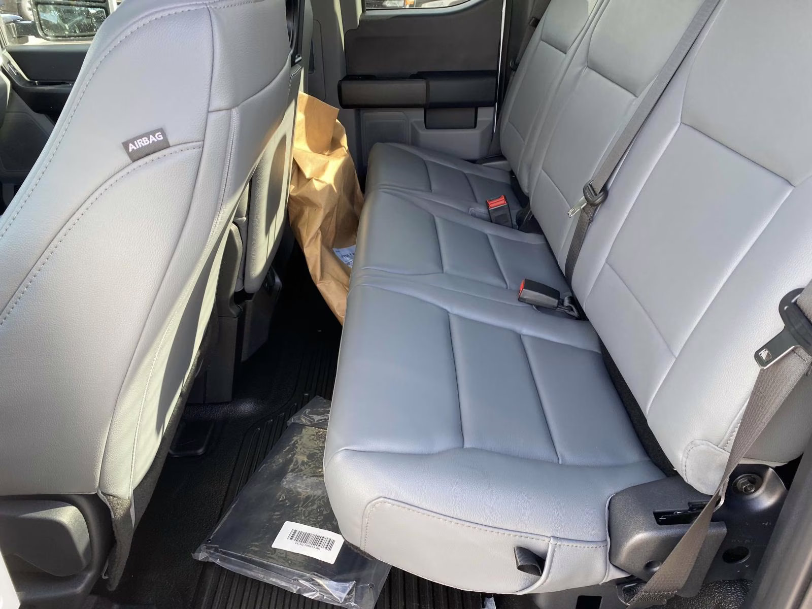 2026 Oxford White Ford Super Duty F-350 DRW XL 4X4 Chassis