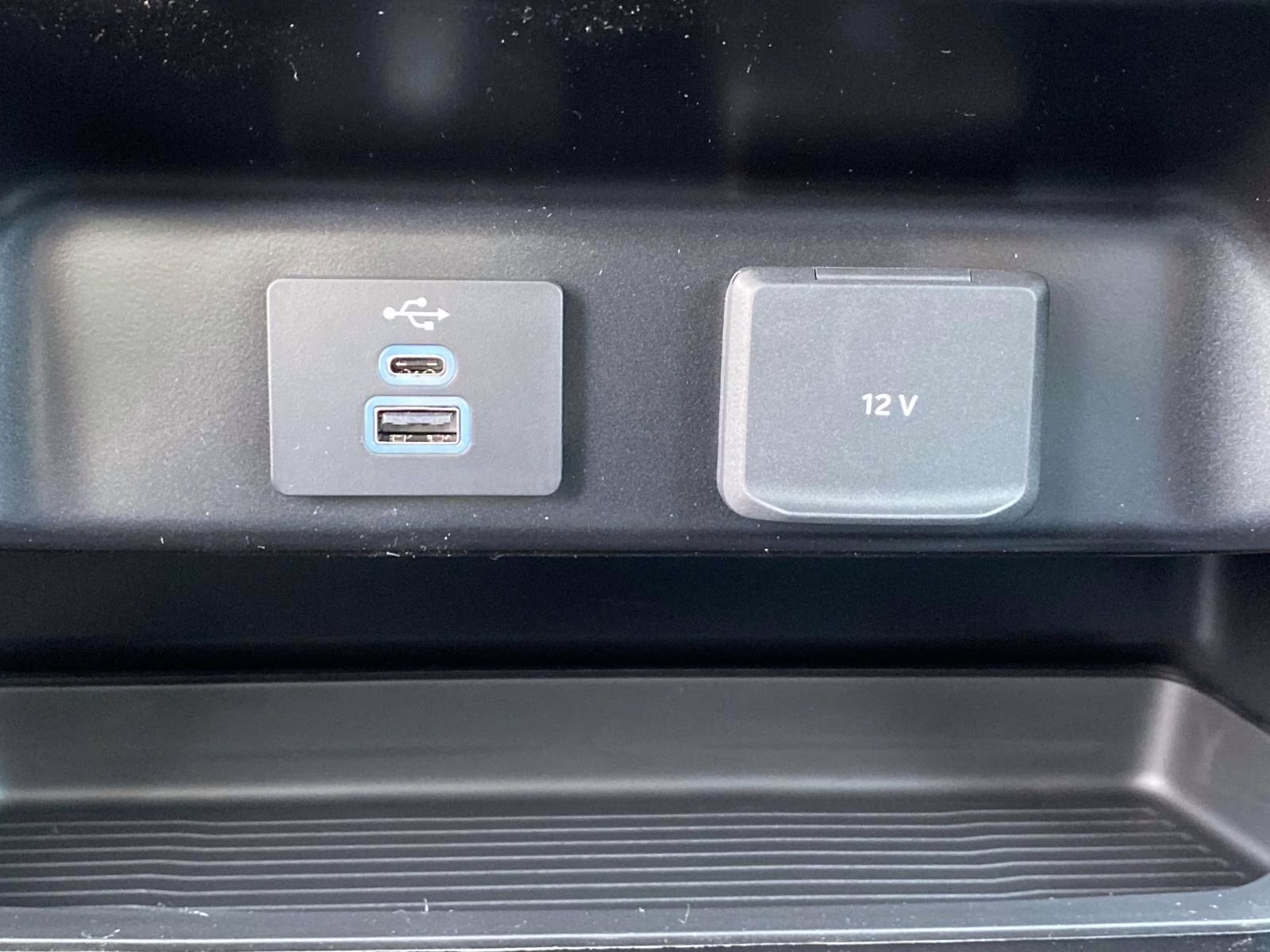 2026 Oxford White Ford Super Duty F-350 DRW XL 4X4 Chassis