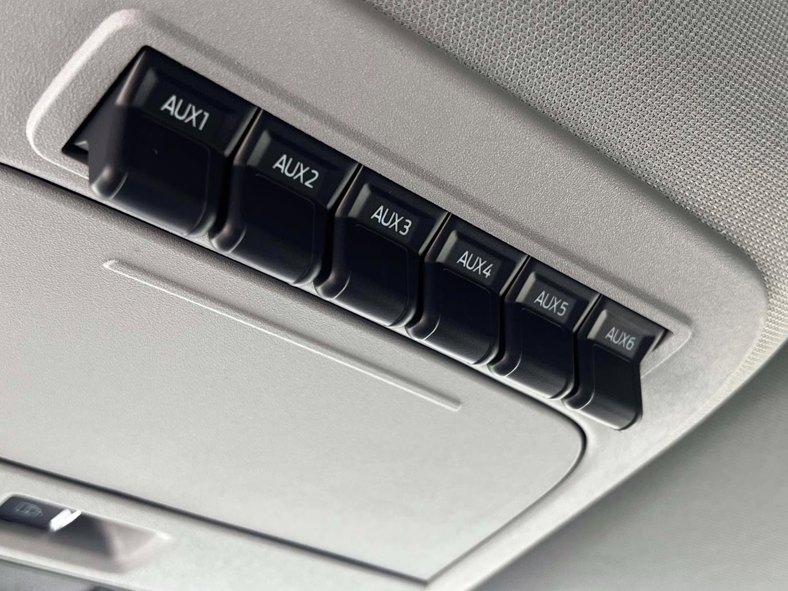 2026 Oxford White Ford Super Duty F-350 DRW XL 4X4 Chassis