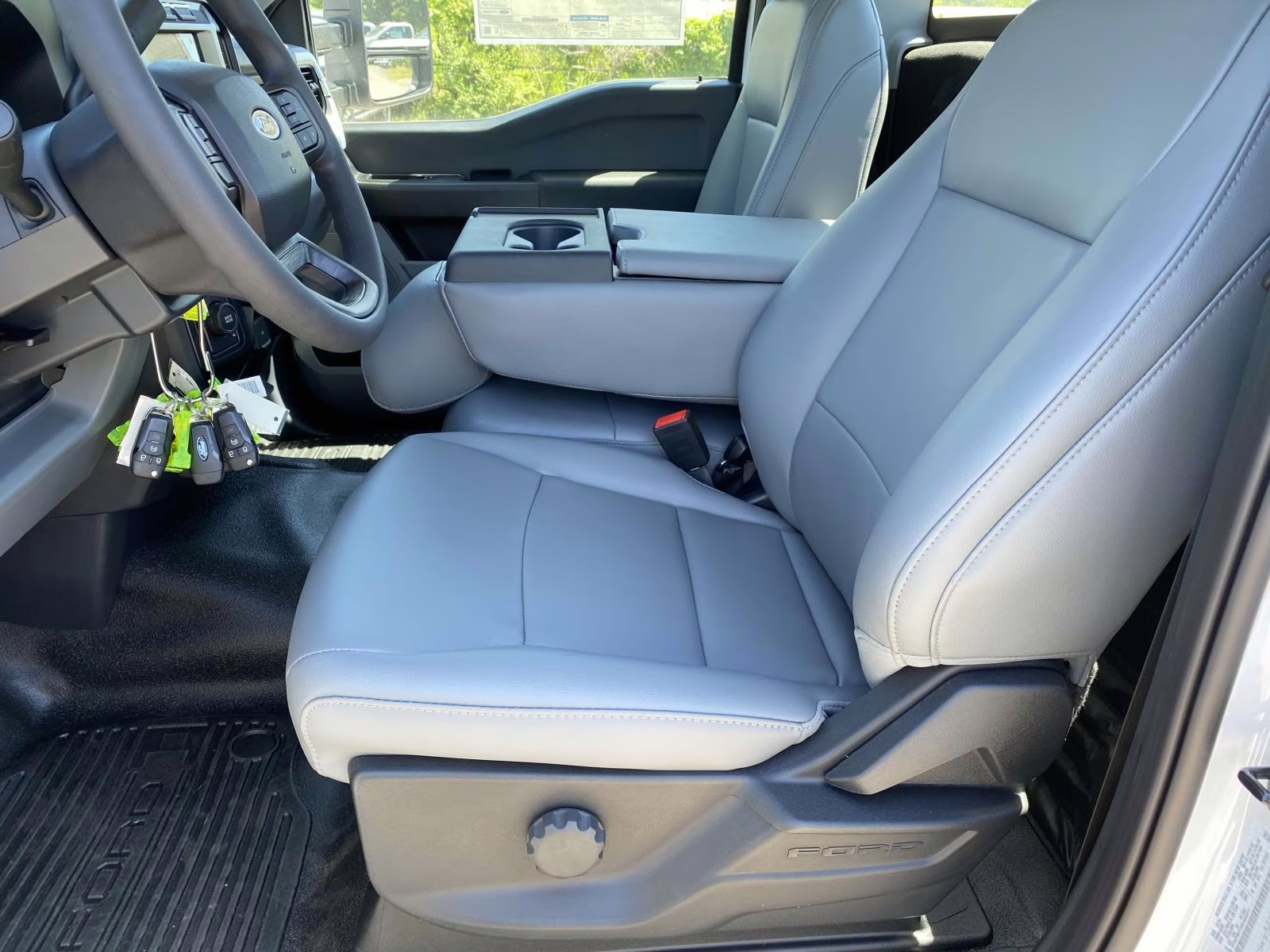 2025 Oxford White Ford Super Duty F-550 DRW XL RWD Chassis