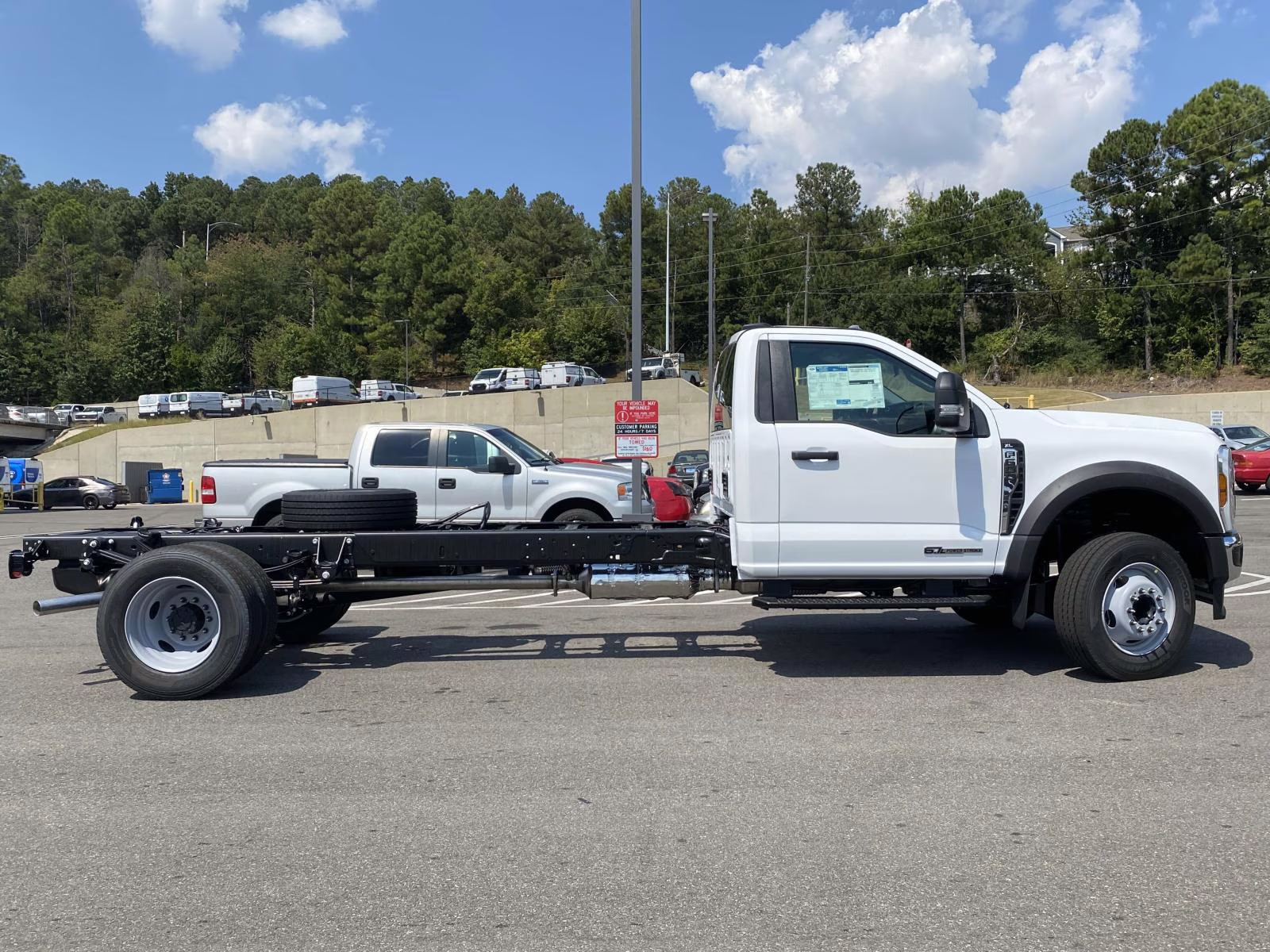 2025 Oxford White Ford F-600SD XL RWD Chassis