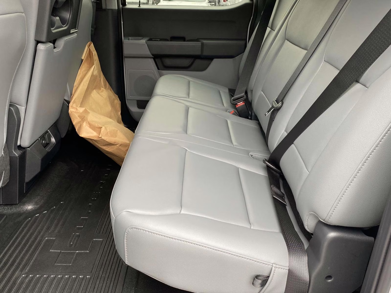 2025 Oxford White Ford F-600SD XL RWD Chassis