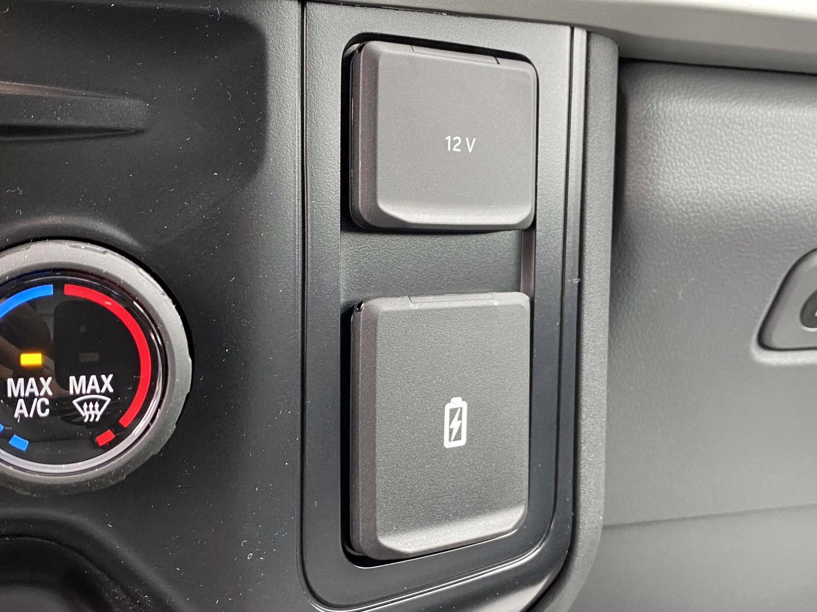 2025 Oxford White Ford F-600SD XL RWD Chassis