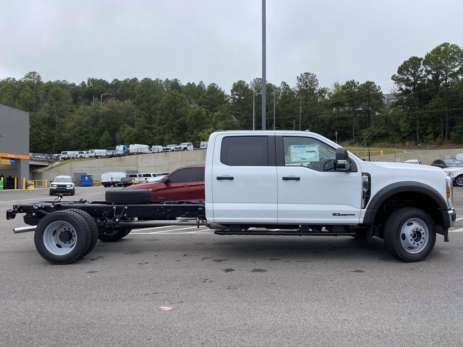 2025 Oxford White Ford F-600SD XL RWD Chassis