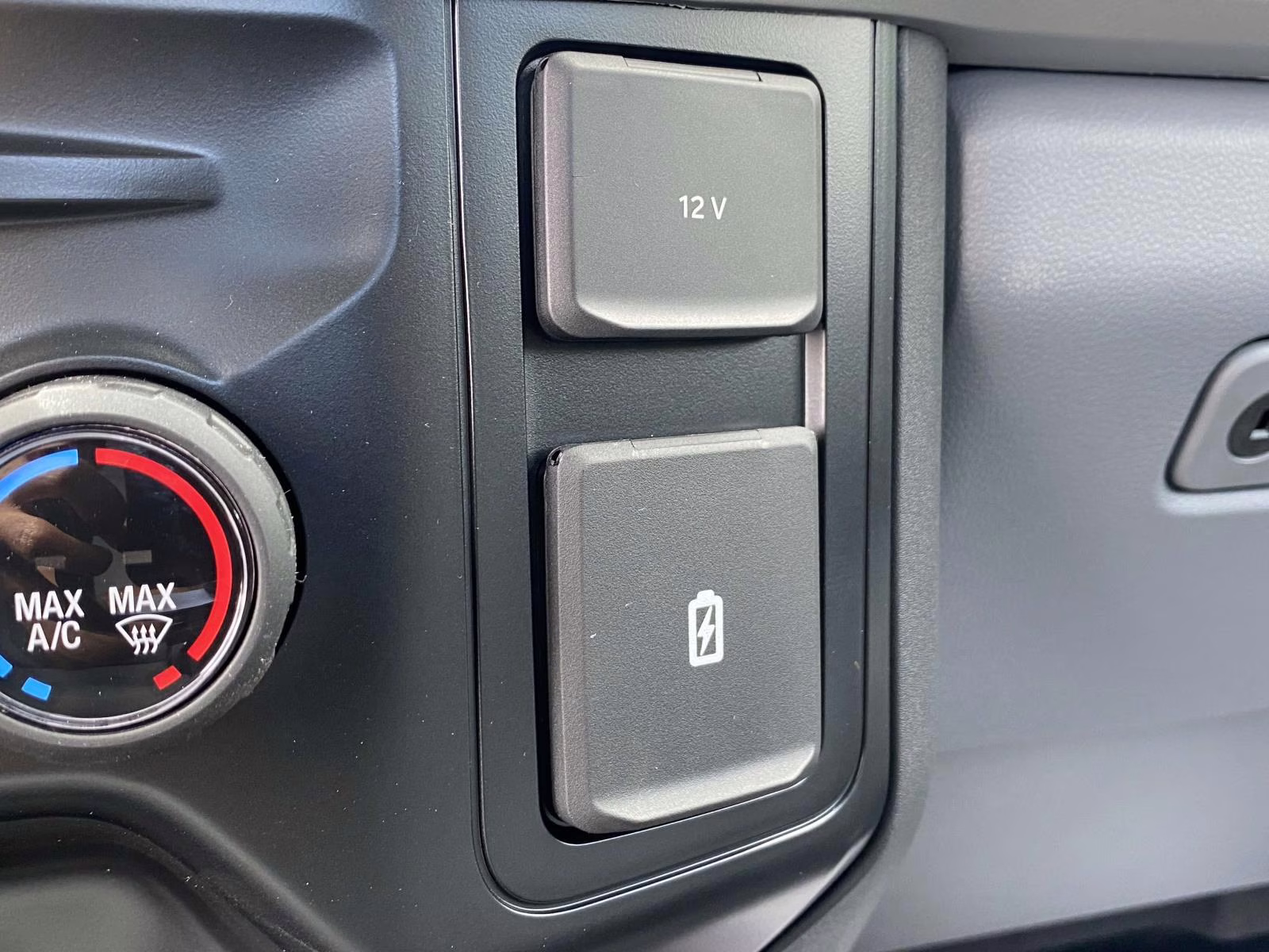 2025 Oxford White Ford F-600SD XL RWD Chassis