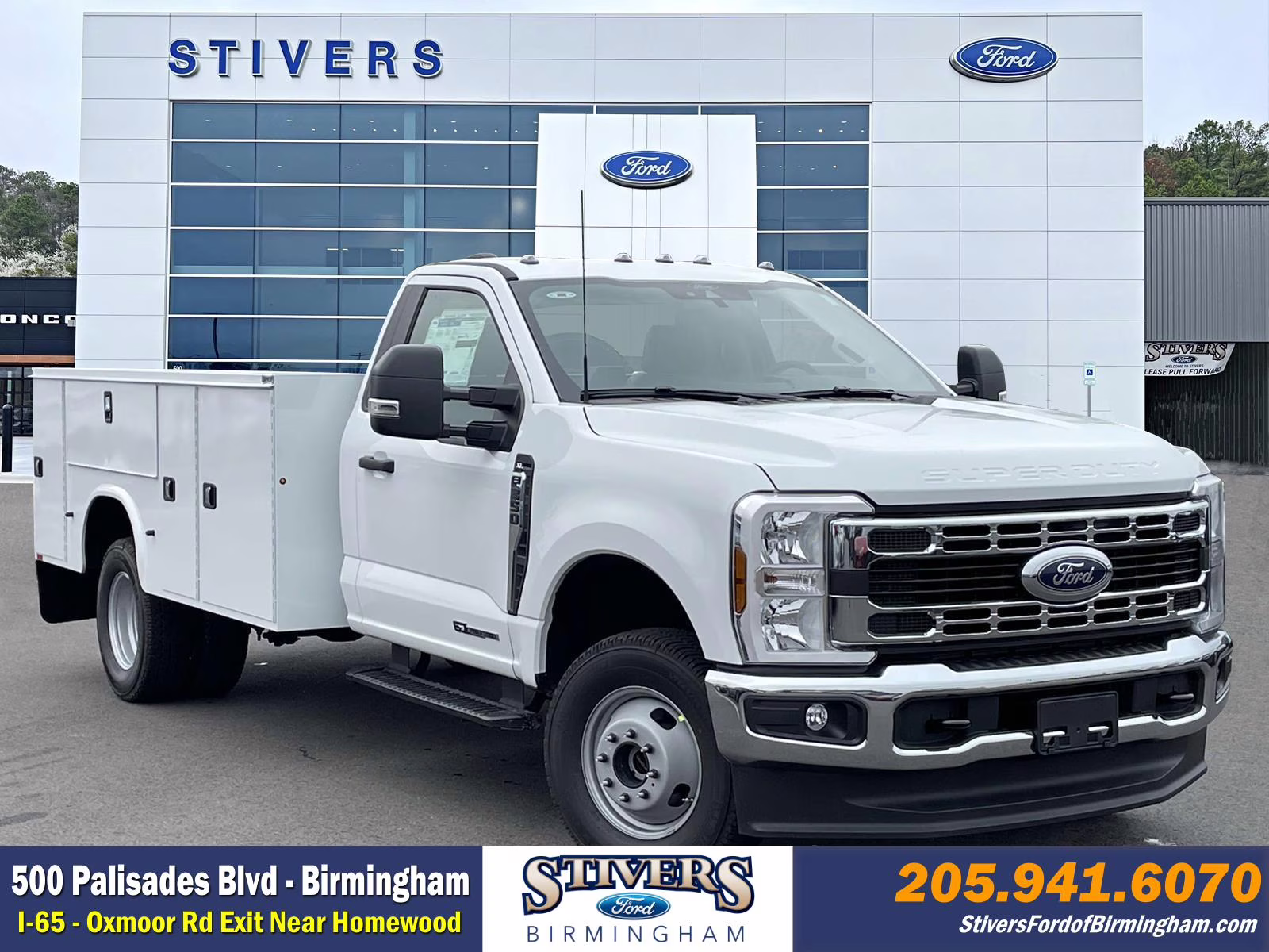2025 Oxford White Ford Super Duty F-350 DRW XL 4X4 Chassis