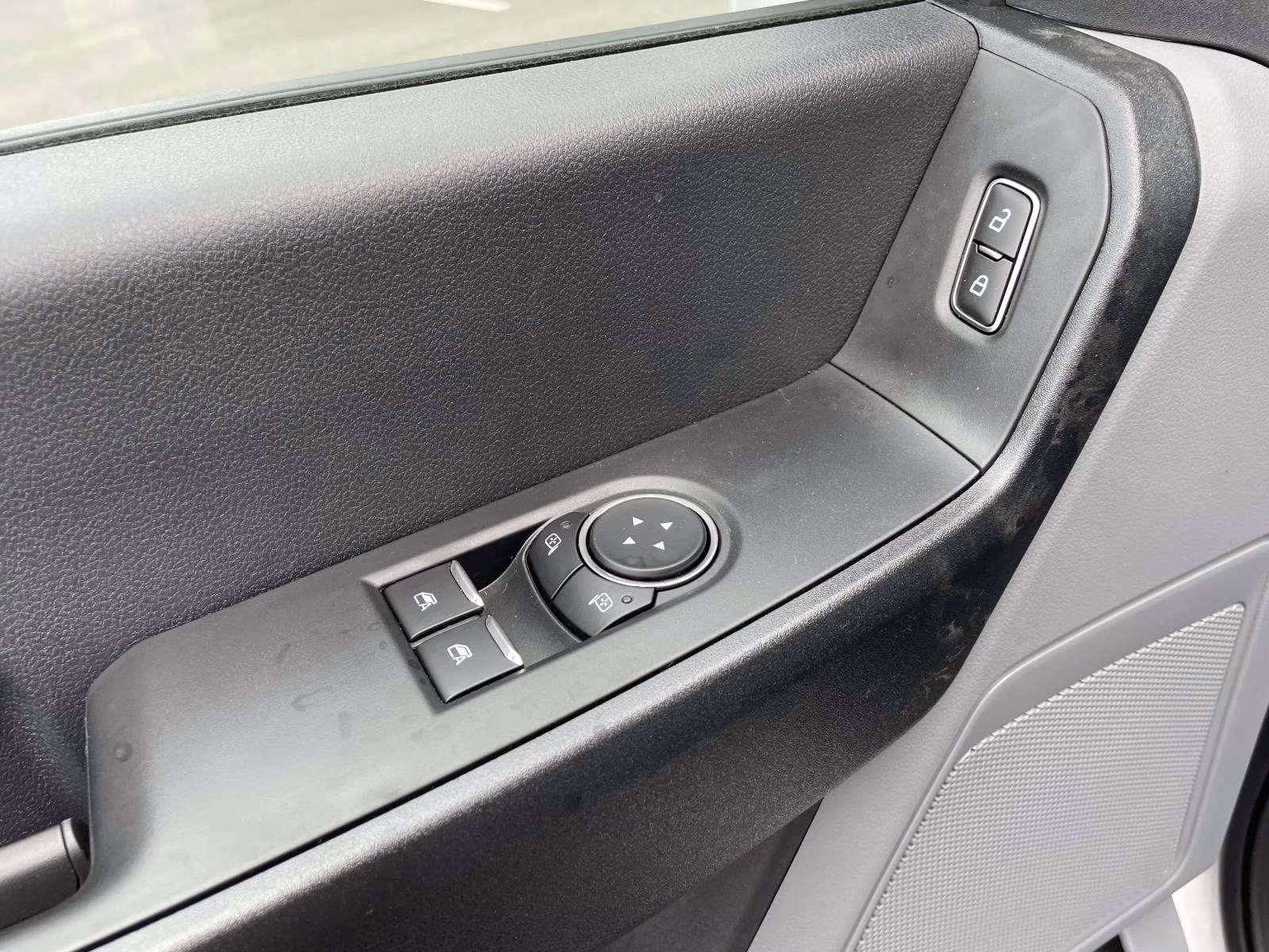 2025 Oxford White Ford Super Duty F-350 DRW XL 4X4 Chassis