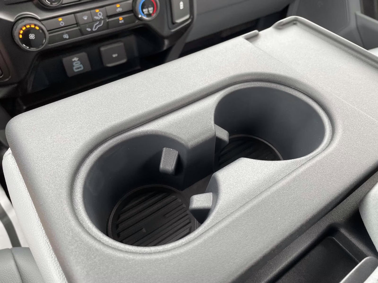 2025 Oxford White Ford Super Duty F-350 DRW XL 4X4 Chassis