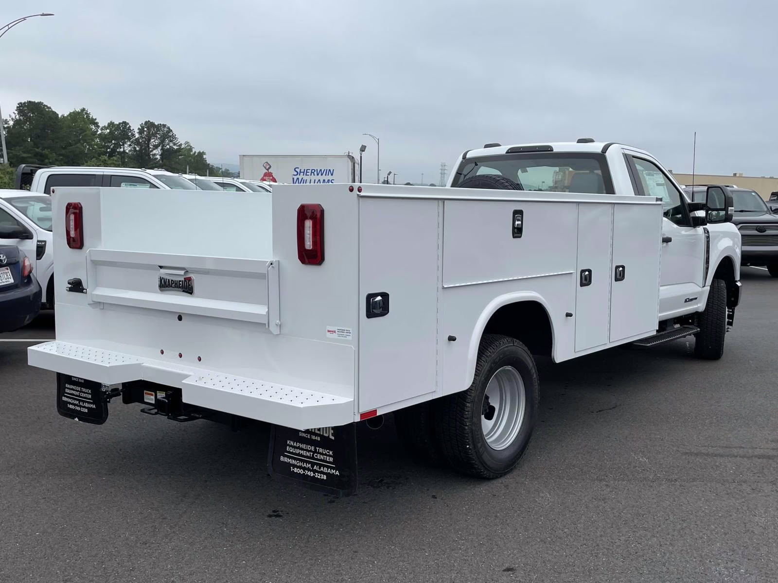 2025 Oxford White Ford Super Duty F-350 DRW XL 4X4 Chassis