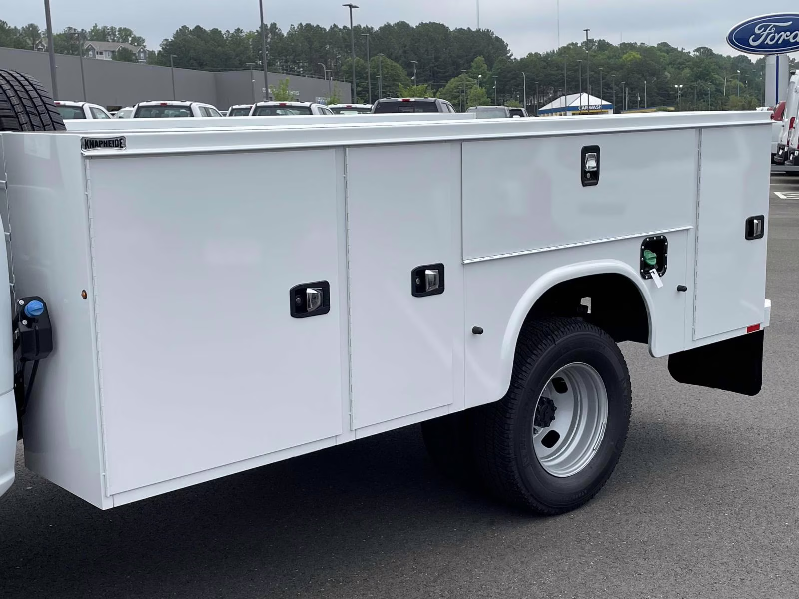 2025 Oxford White Ford Super Duty F-350 DRW XL 4X4 Chassis