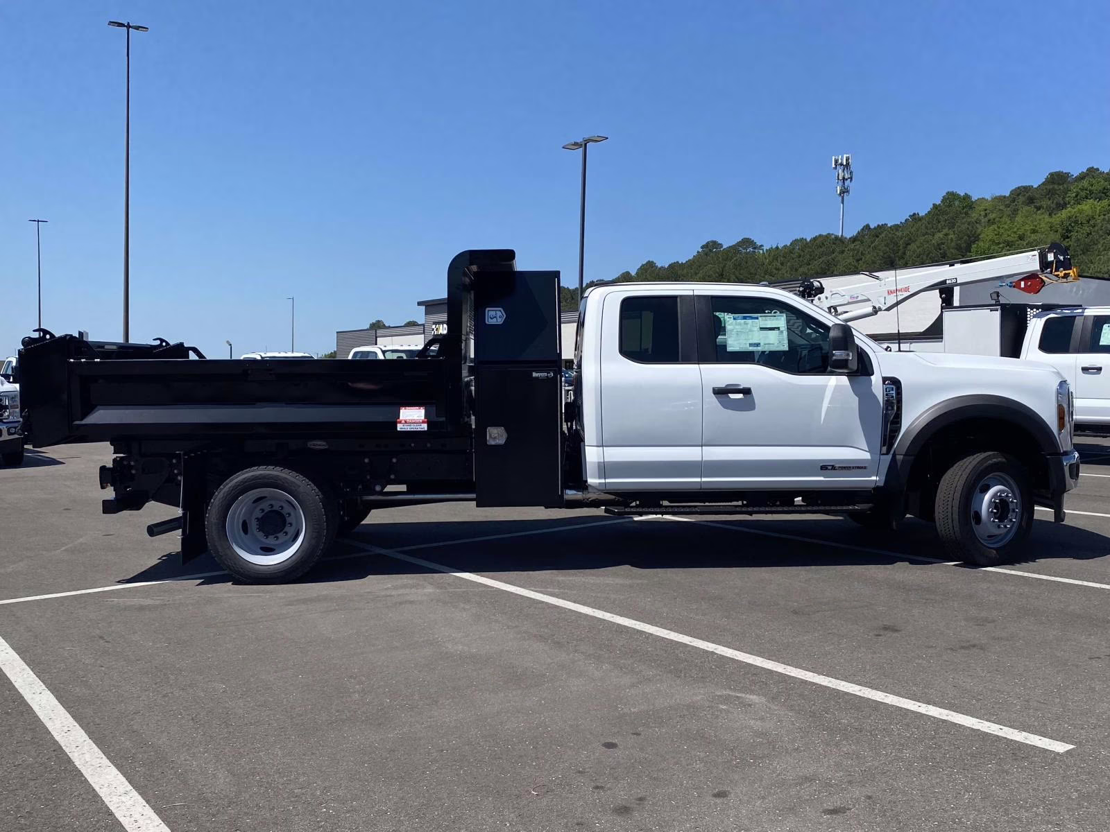 2026 Oxford White Ford Super Duty F-550 DRW XL 4X4 Chassis