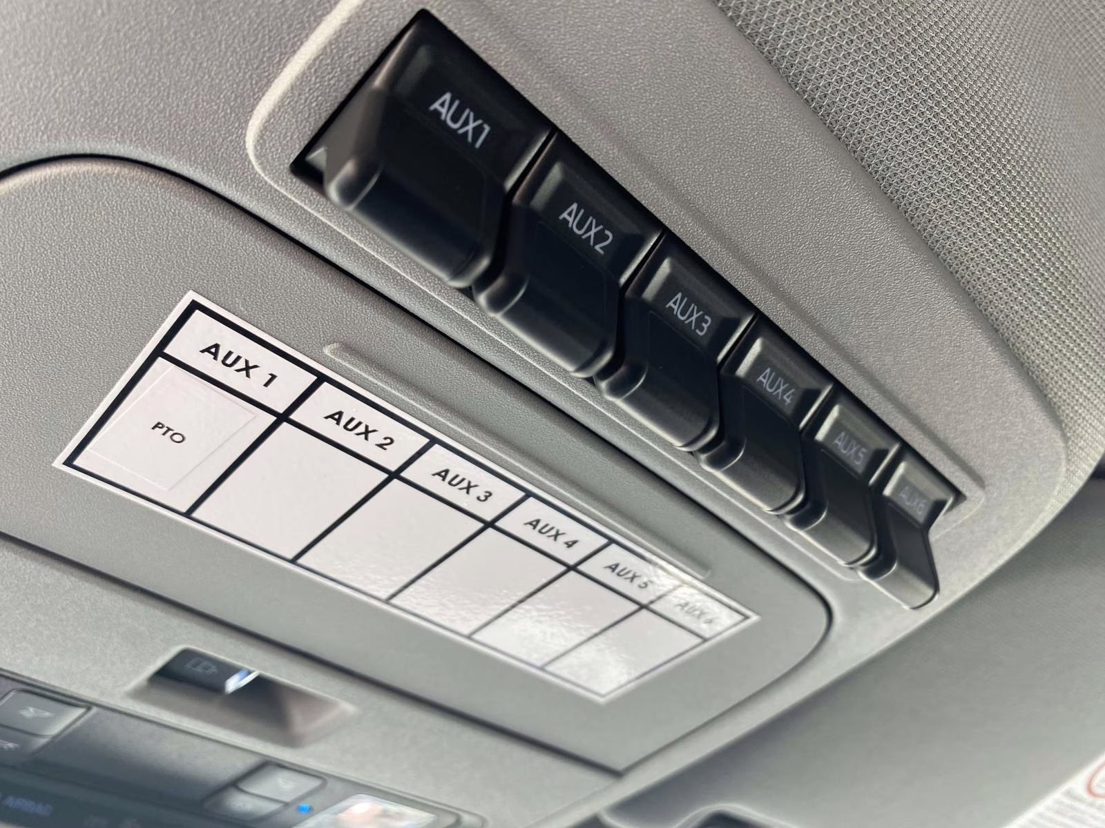 2026 Oxford White Ford Super Duty F-550 DRW XL 4X4 Chassis