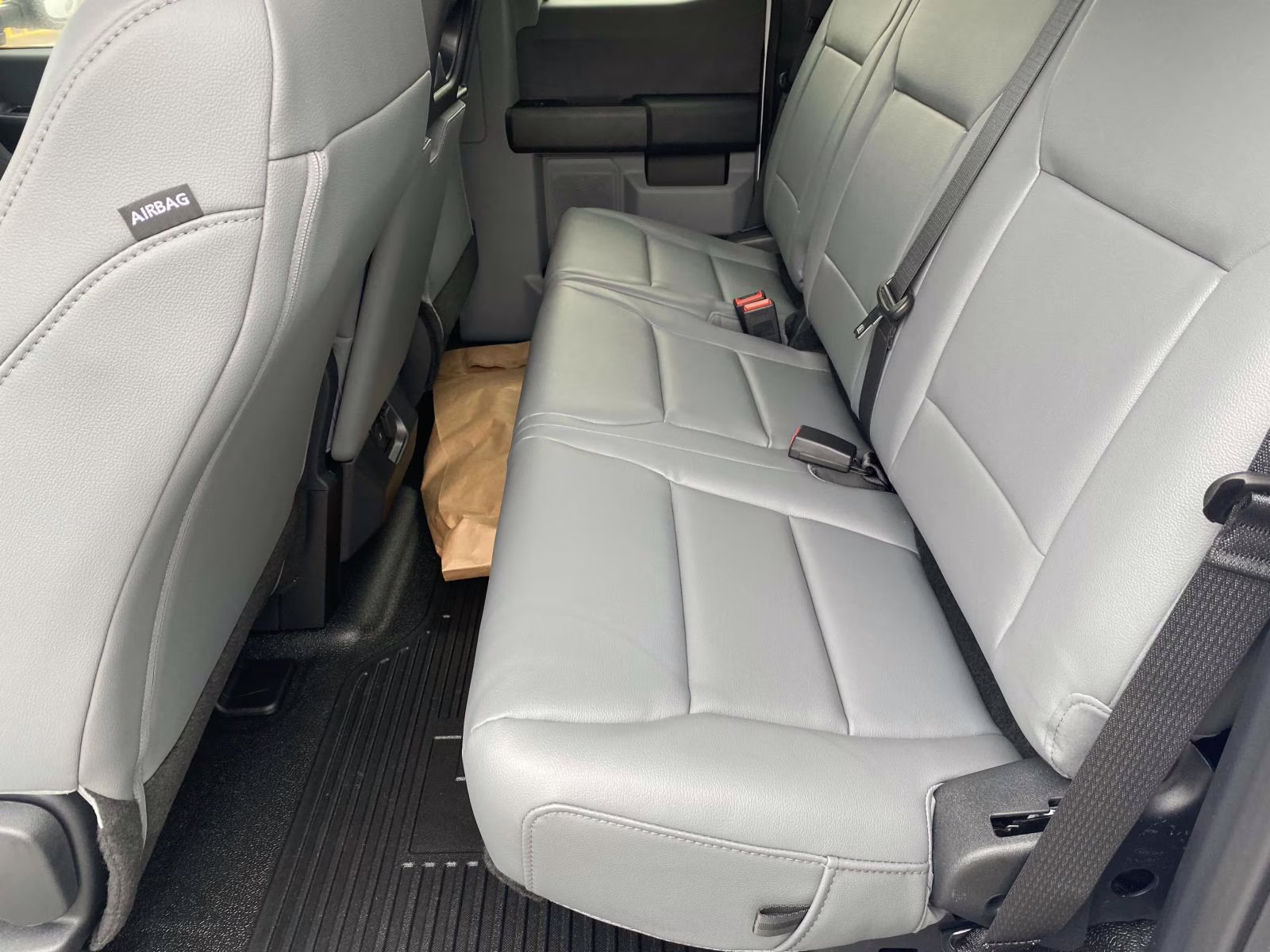 2026 Oxford White Ford Super Duty F-550 DRW XL 4X4 Chassis