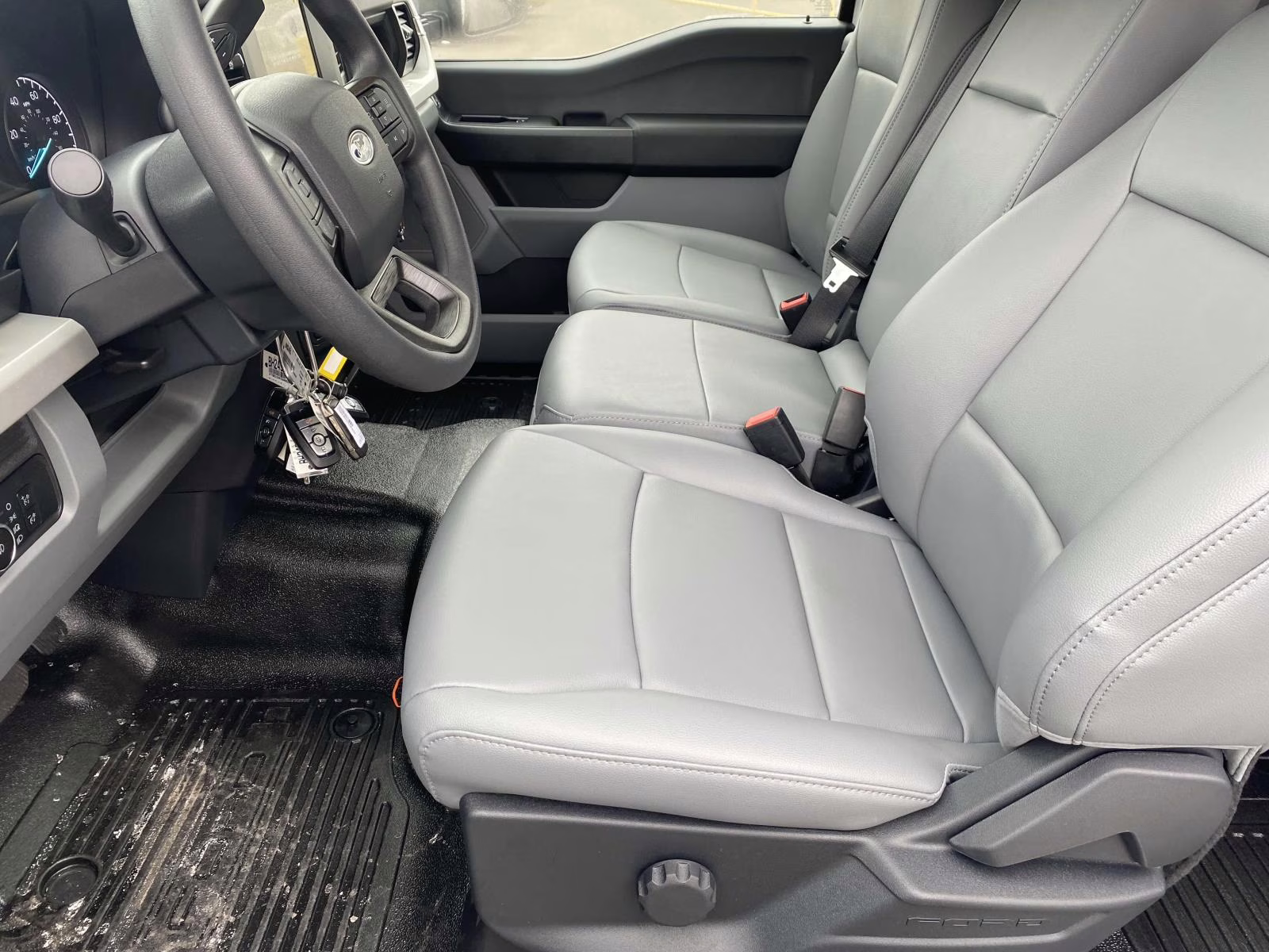 2026 Oxford White Ford Super Duty F-550 DRW XL 4X4 Chassis