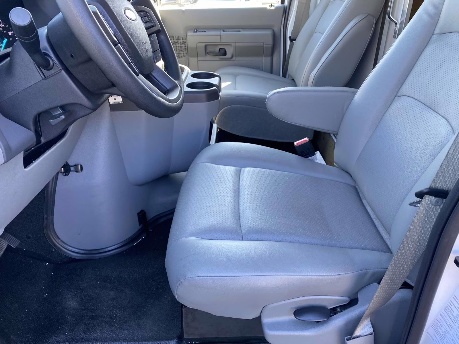 2025 Oxford White Ford E-350SD Base RWD Truck