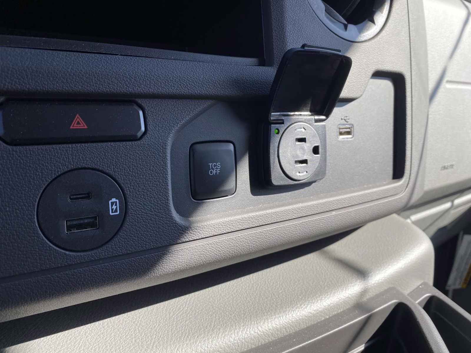 2025 Oxford White Ford E-350SD Base RWD Truck