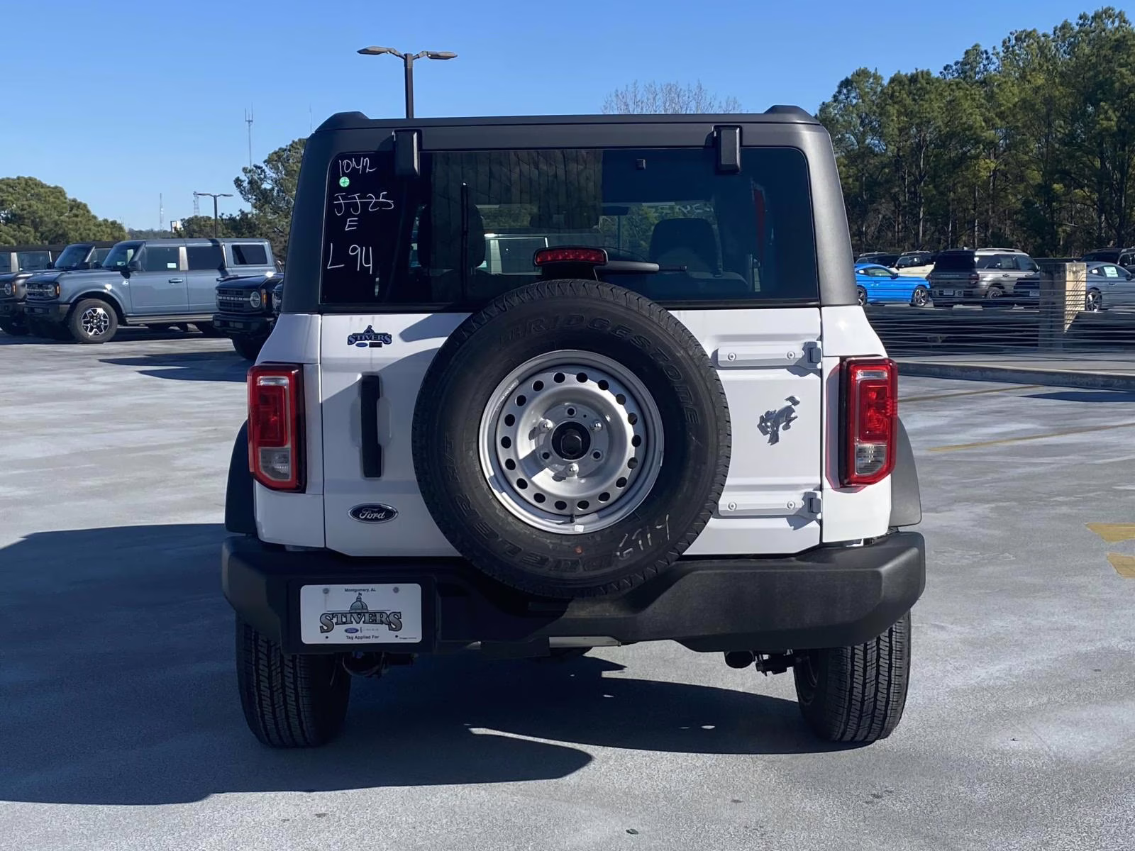 2025 Oxford White Ford Bronco Base 4X4 SUV