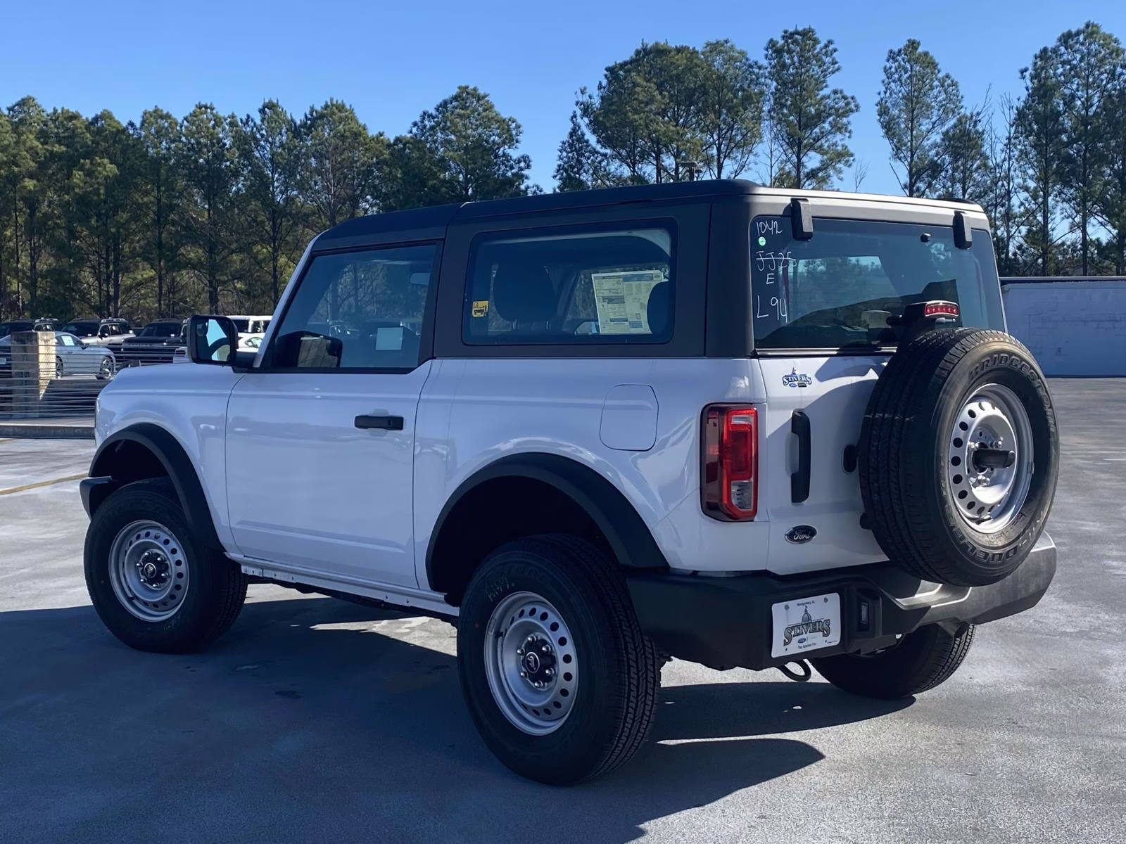 2025 Oxford White Ford Bronco Base 4X4 SUV