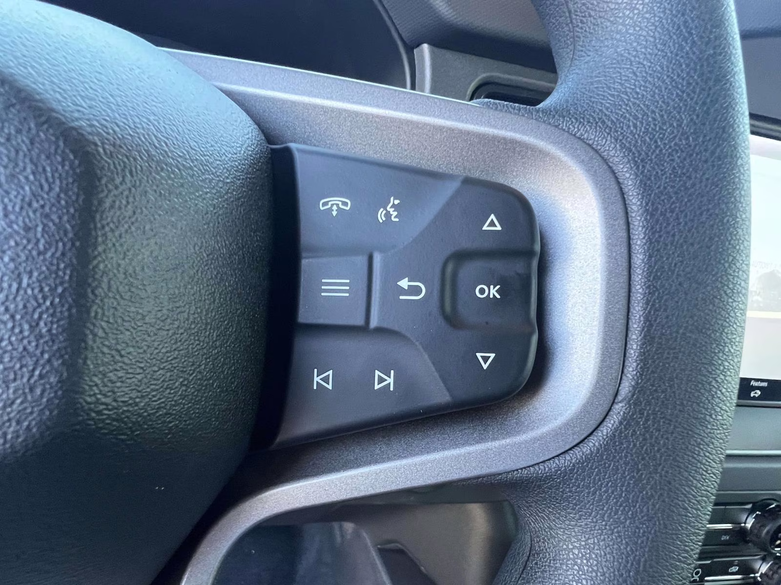 2025 Oxford White Ford Bronco Base 4X4 SUV