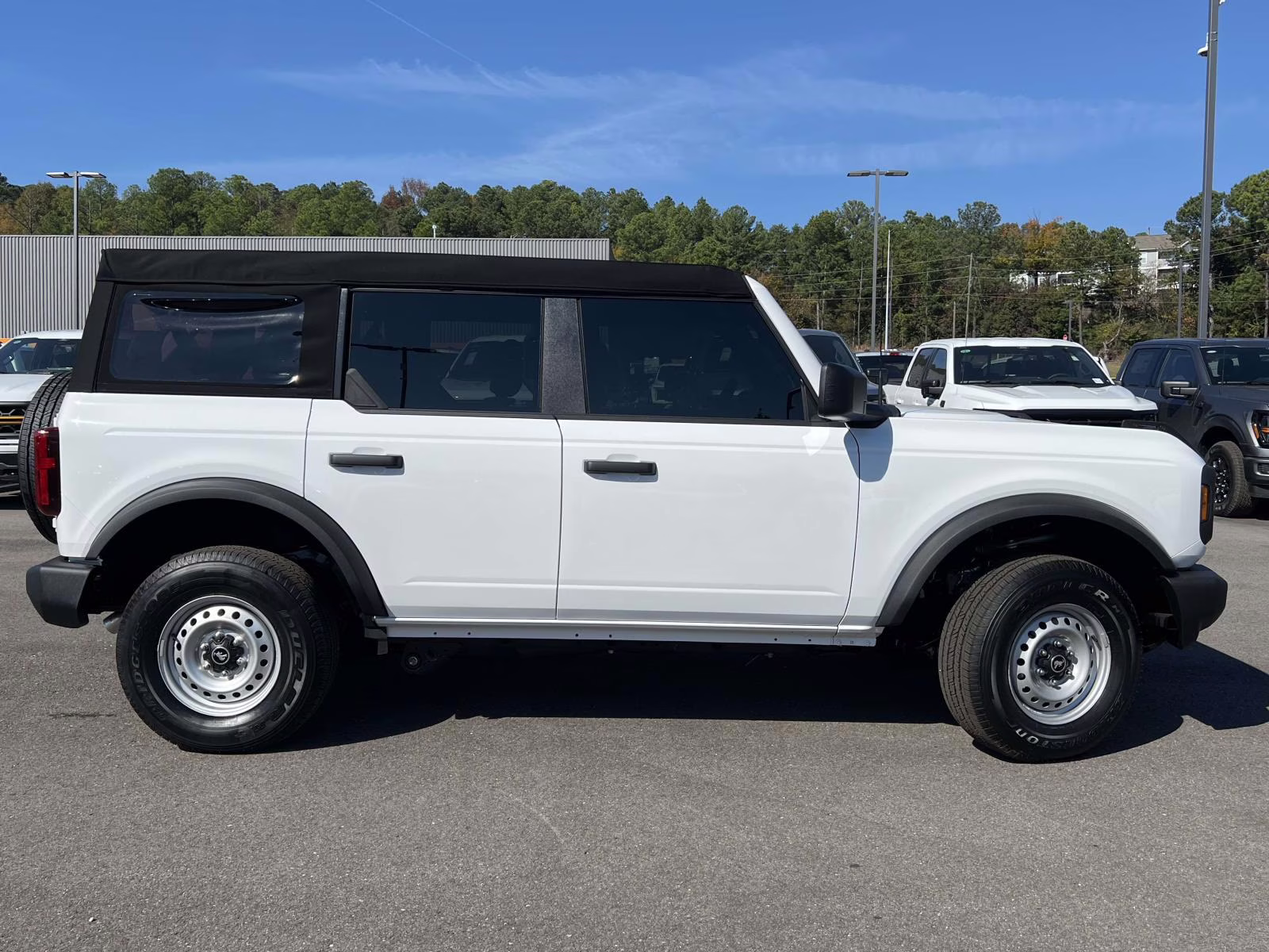 2025 Oxford White Ford Bronco Base 4X4 SUV
