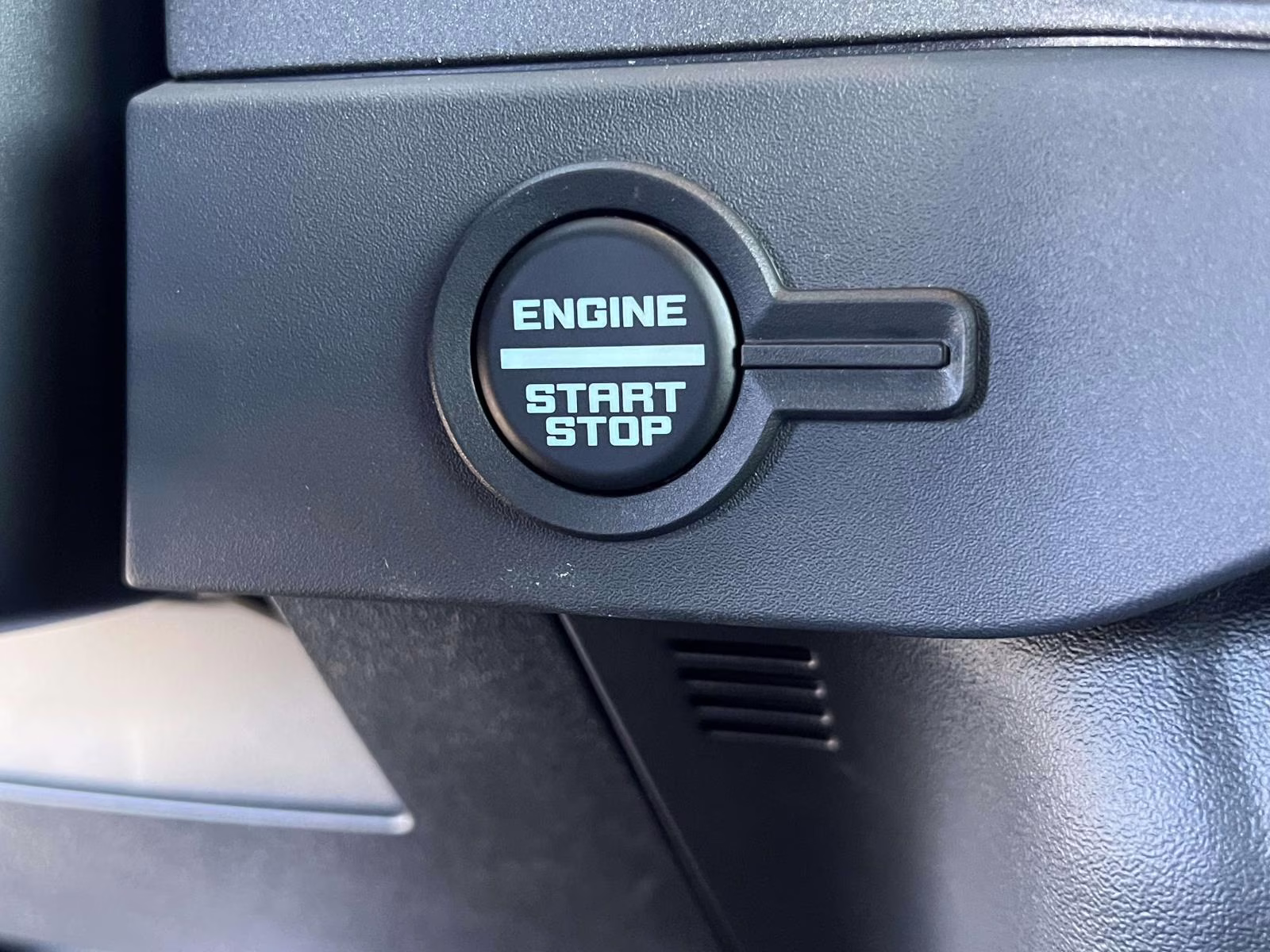 2025 Oxford White Ford Bronco Base 4X4 SUV