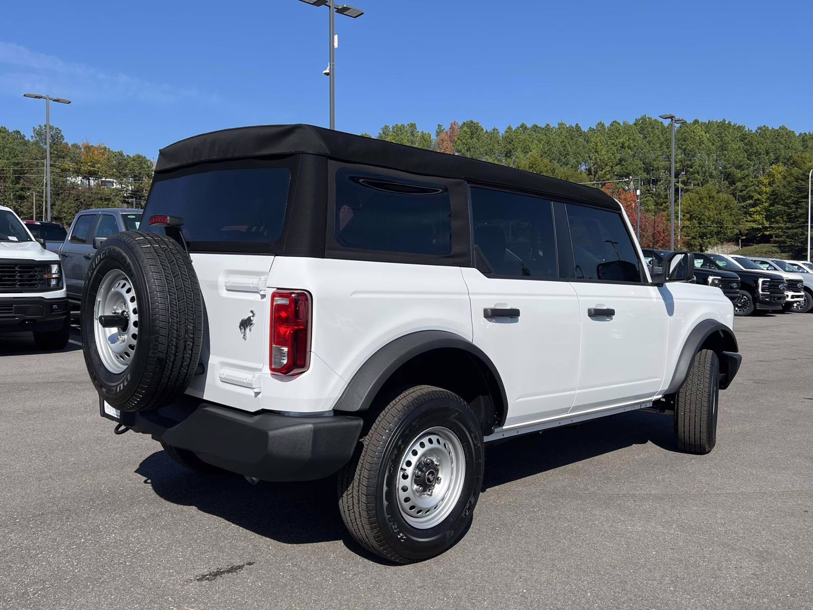 2025 Oxford White Ford Bronco Base 4X4 SUV