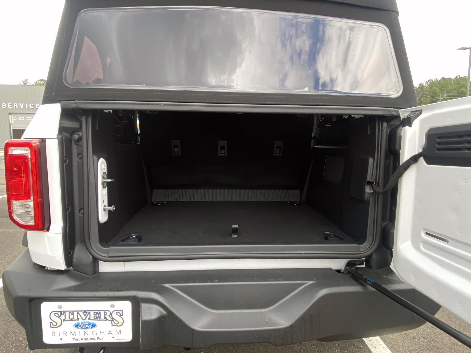 2025 Oxford White Ford Bronco Base 4X4 SUV