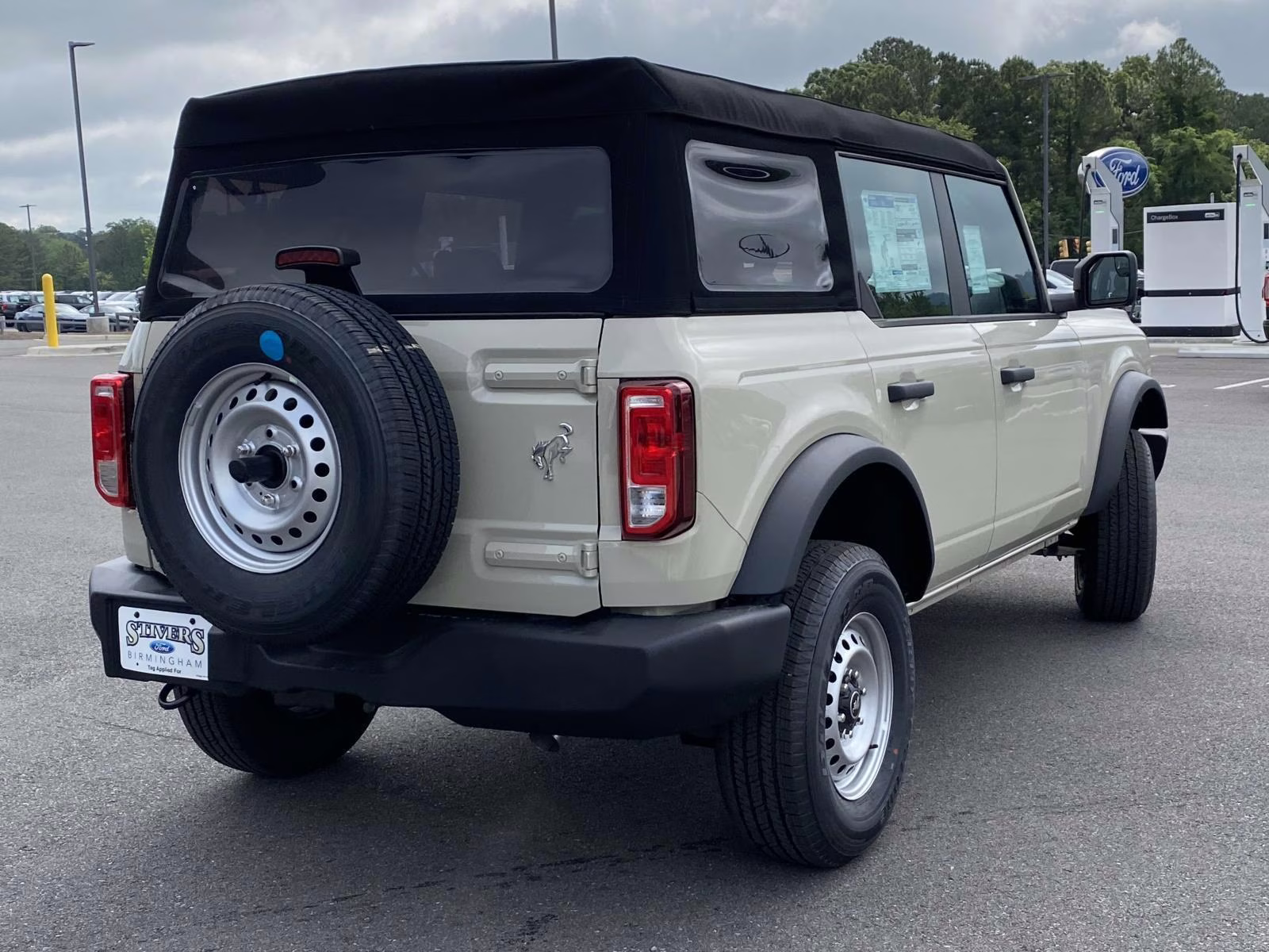 2025 Desert Sand Ford Bronco Base 4X4 SUV