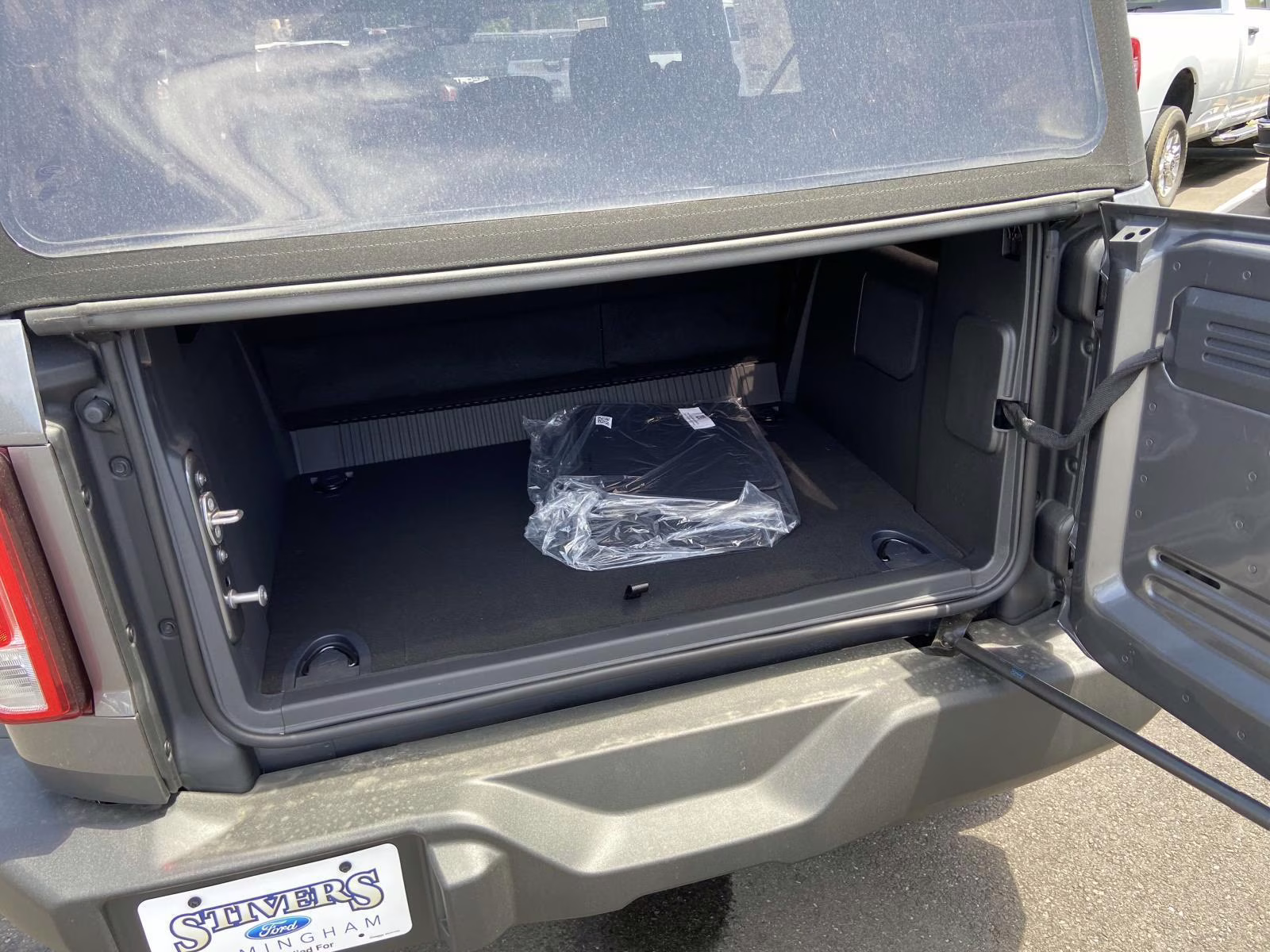 2025 Gray Metallic Ford Bronco Base 4X4 SUV