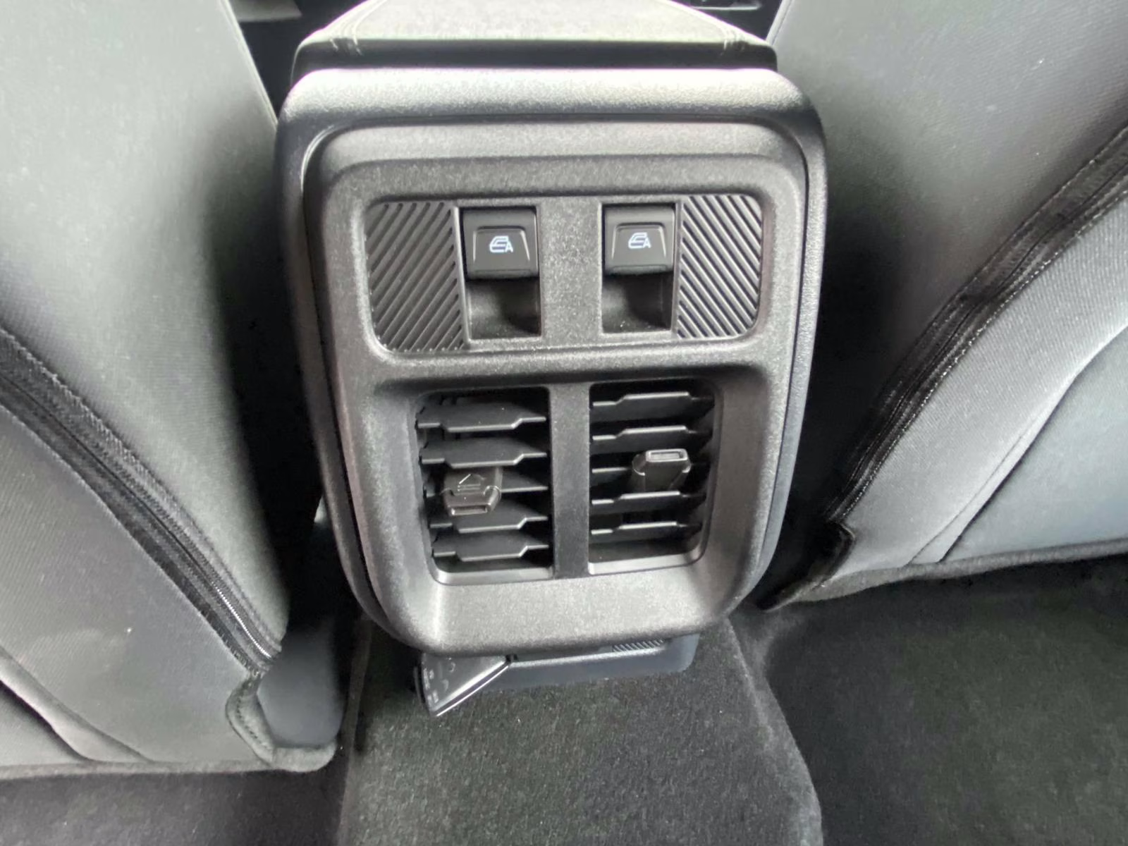 2025 Gray Metallic Ford Bronco Base 4X4 SUV