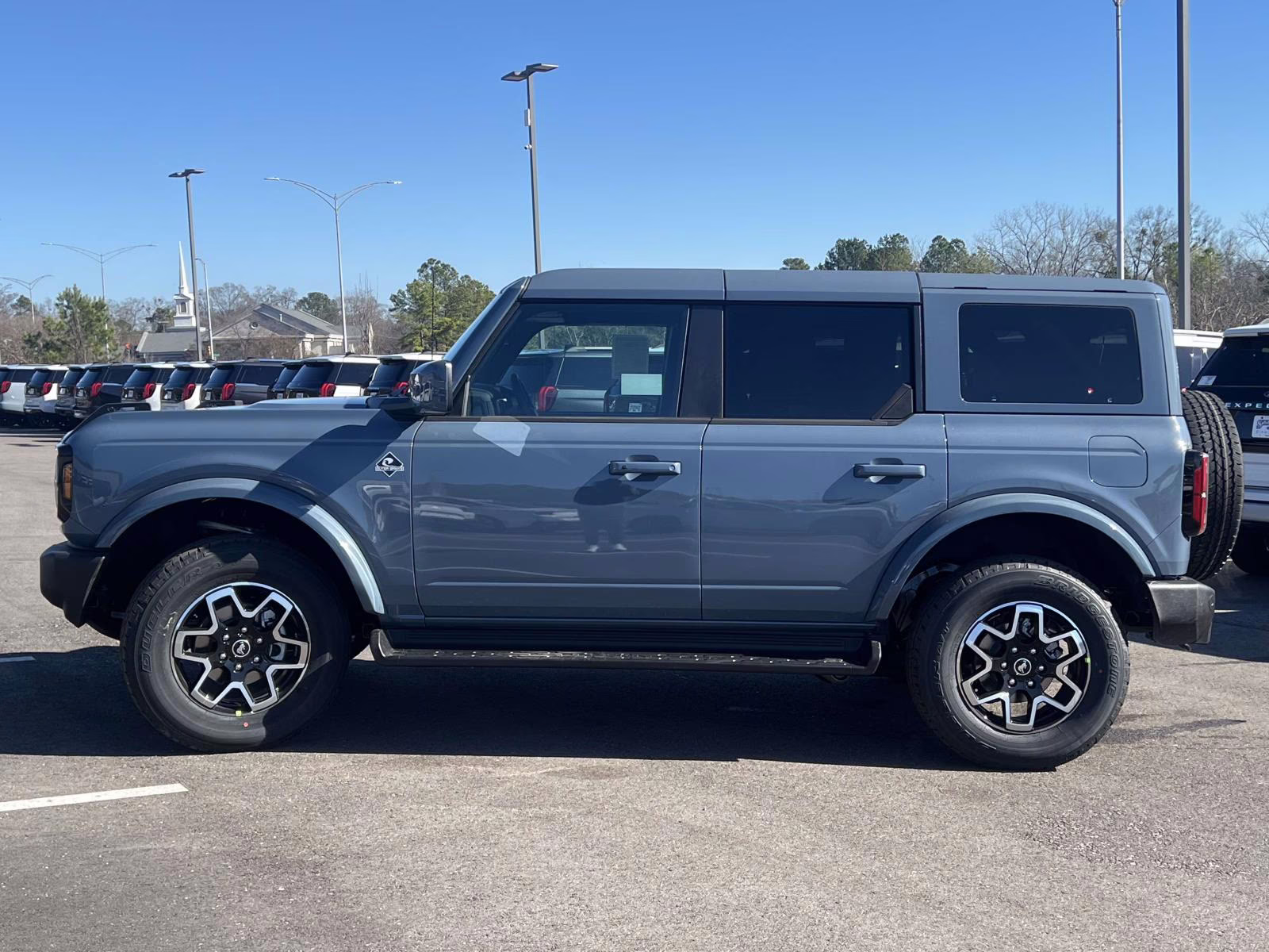 2025 Azure Gray Metallic Tri-Coat Ford Bronco Outer Banks 4X4 SUV