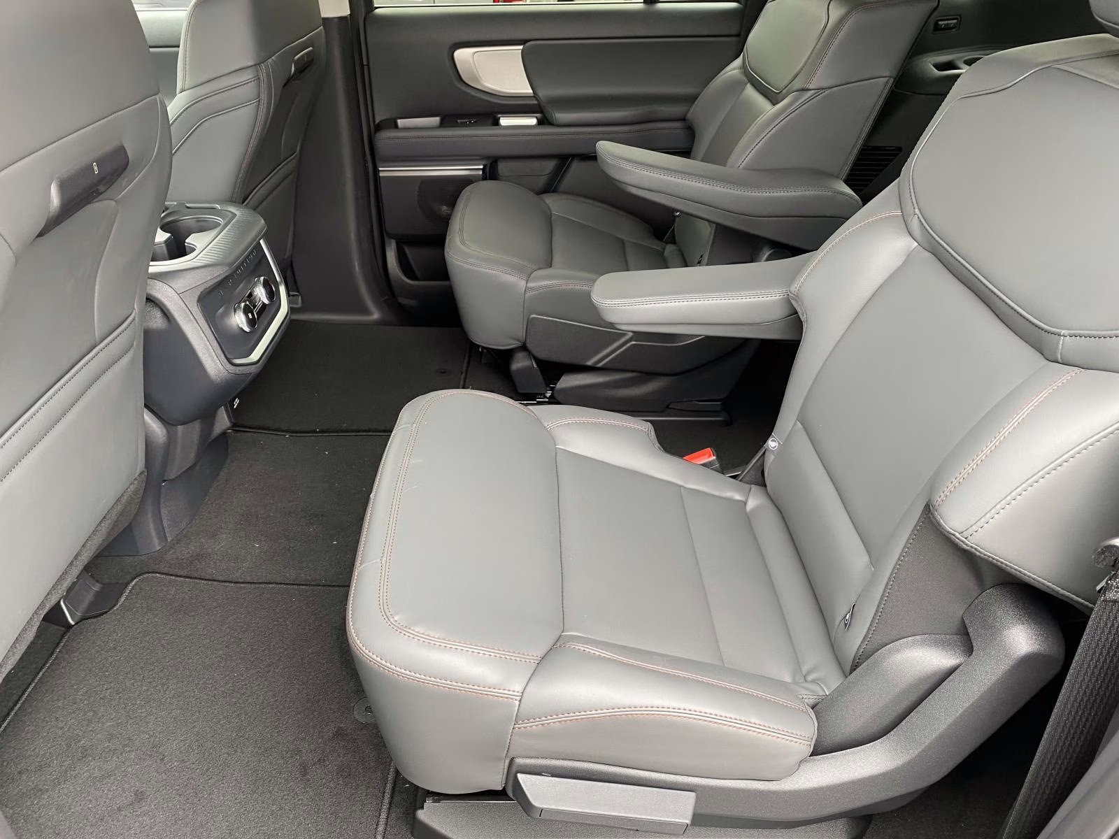 2025 Gray Metallic Ford Expedition Max Active RWD SUV