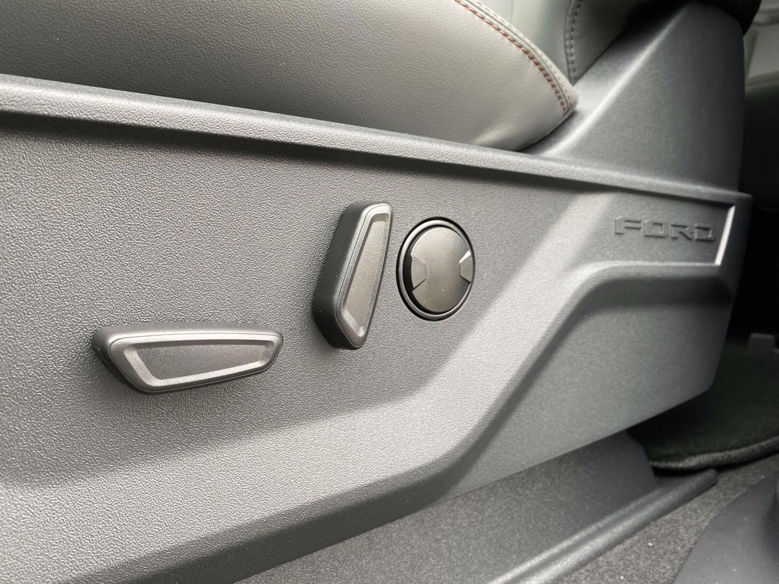 2025 Gray Metallic Ford Expedition Max Active RWD SUV