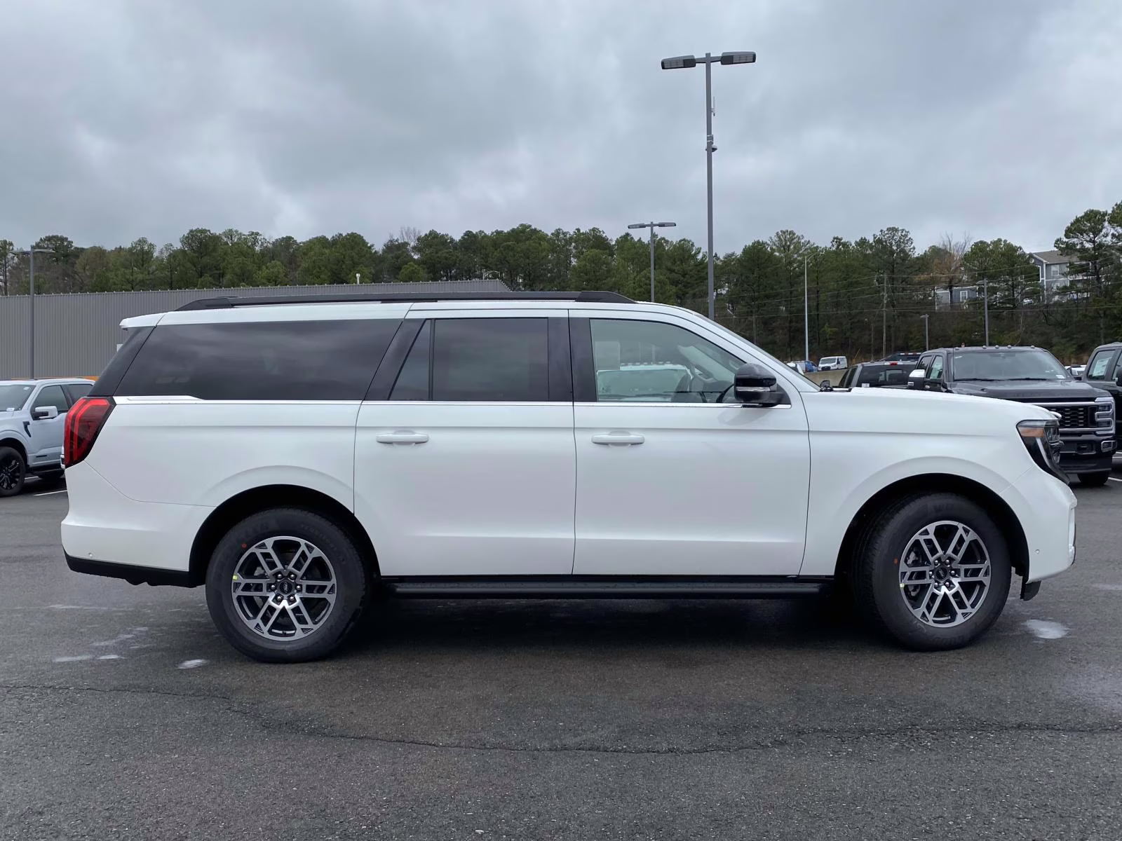 2025 Star White Metallic Tri-Coat Ford Expedition Max Active RWD SUV