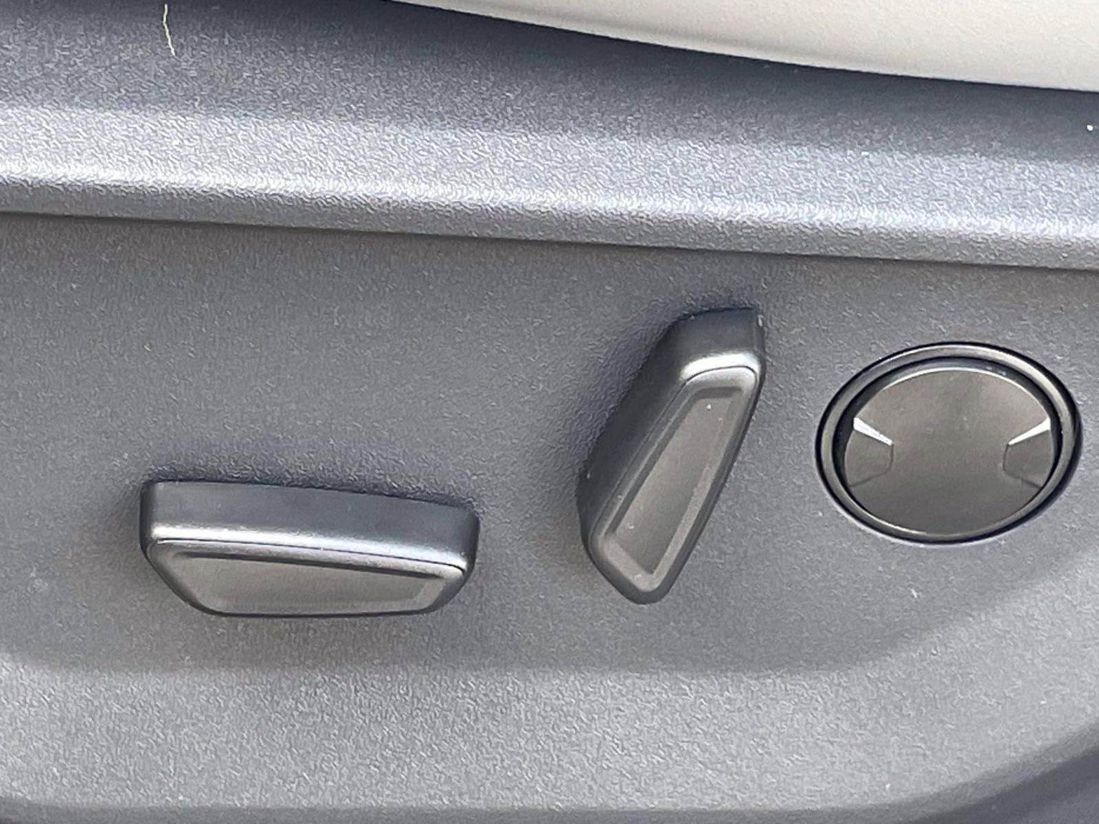 2025 Silver Metallic Ford Expedition Max Active RWD SUV