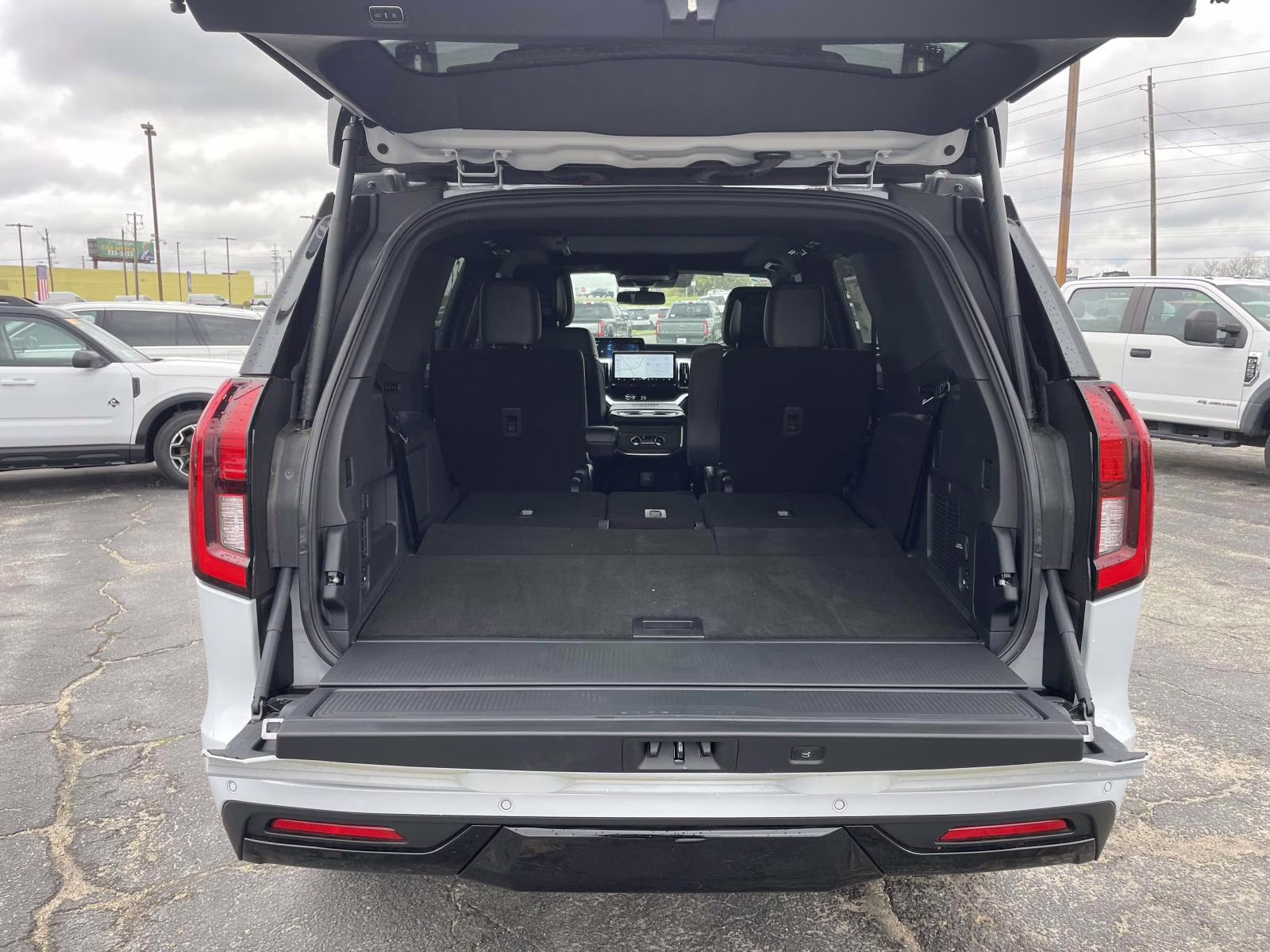 2026 Space Silver Metallic Ford Expedition Platinum 4X4 SUV