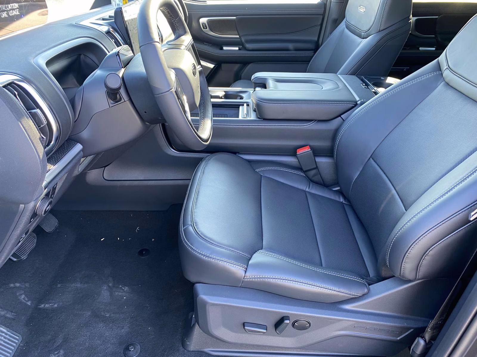 2025 Dark Matter Gray Metallic Ford Expedition Platinum 4X4 SUV