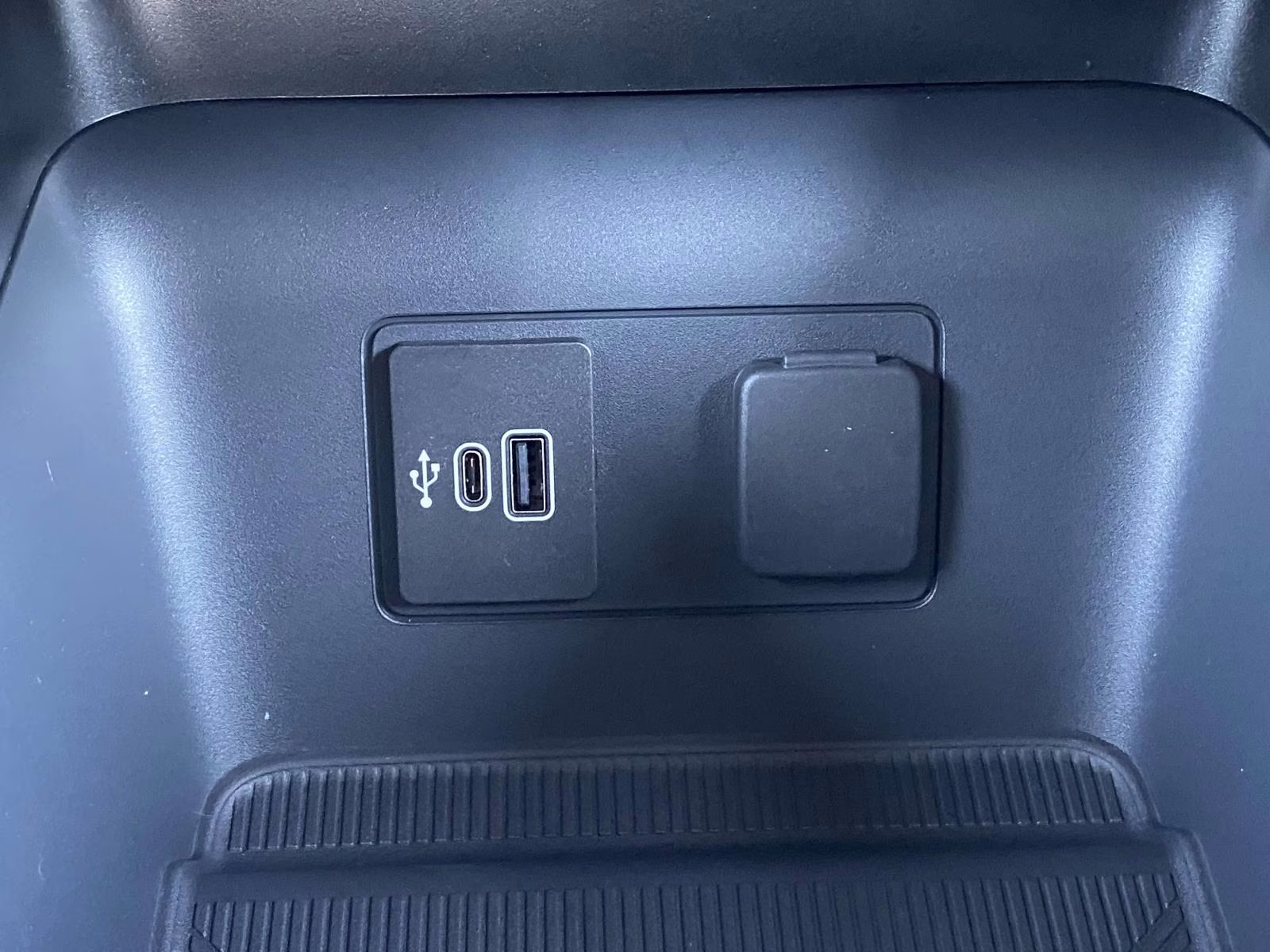 2026 Gray Metallic Ford Explorer Active 4X4 SUV