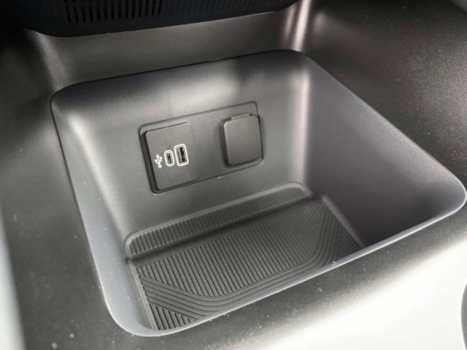 2026 Carbonized Gray Metallic Ford Explorer ST-Line 4X4 SUV