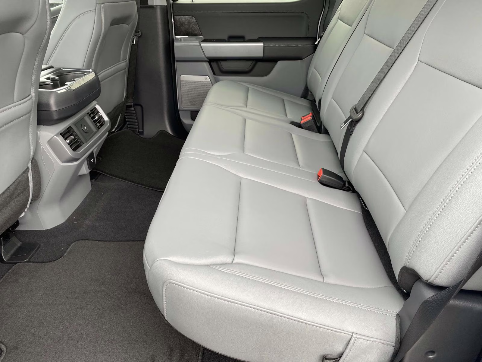 2025 Space White Metallic Ford F-150 Lightning Flash AWD Truck