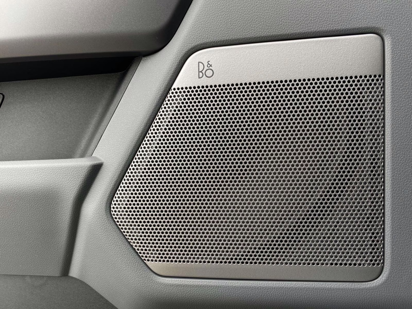 2025 Space White Metallic Ford F-150 Lightning Flash AWD Truck