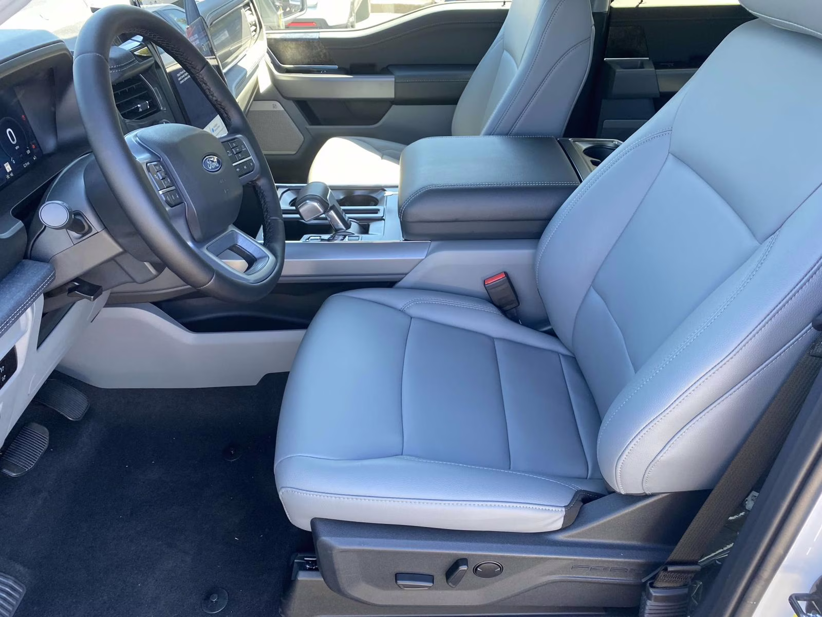 2025 Space White Metallic Ford F-150 Lightning Flash AWD Truck